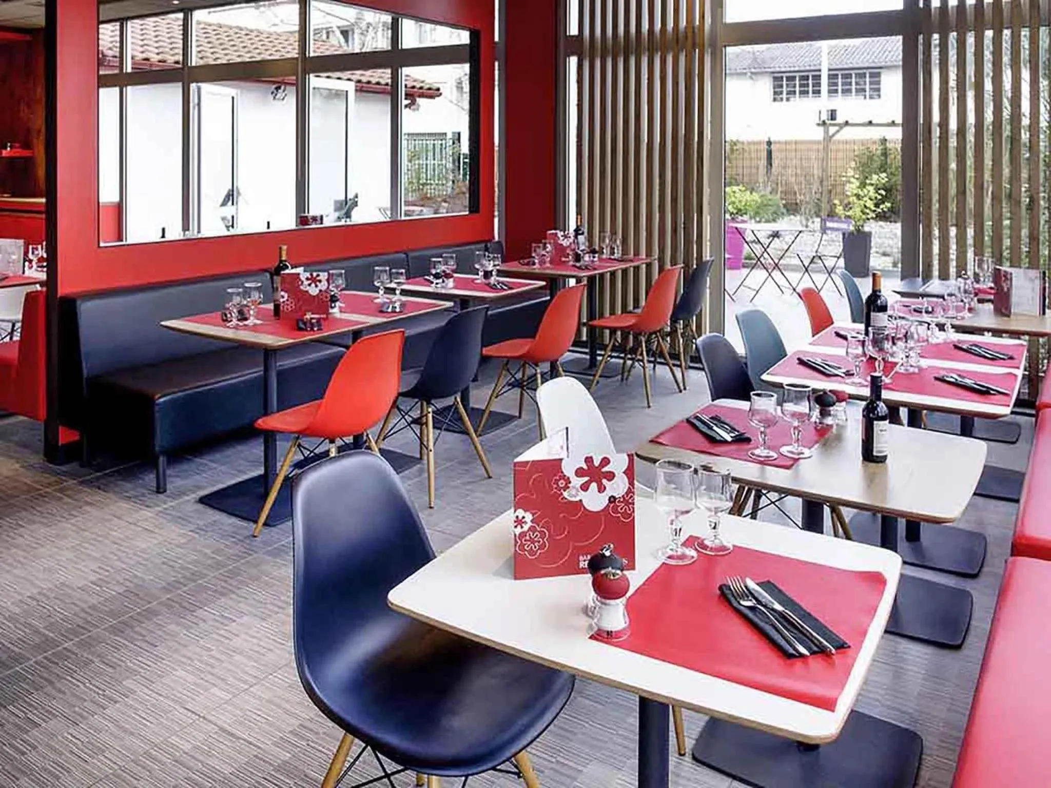 Restaurant/places to eat in ibis Bayonne Centre