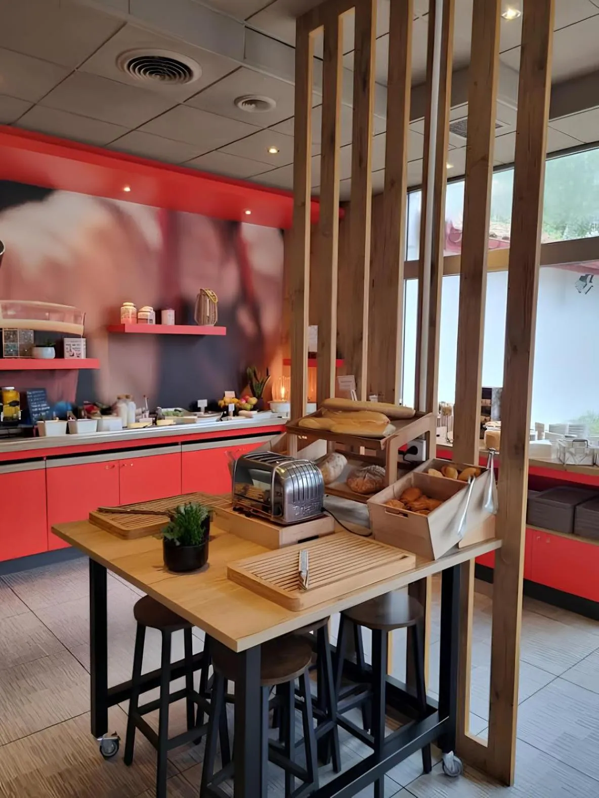 Breakfast in ibis Bayonne Centre