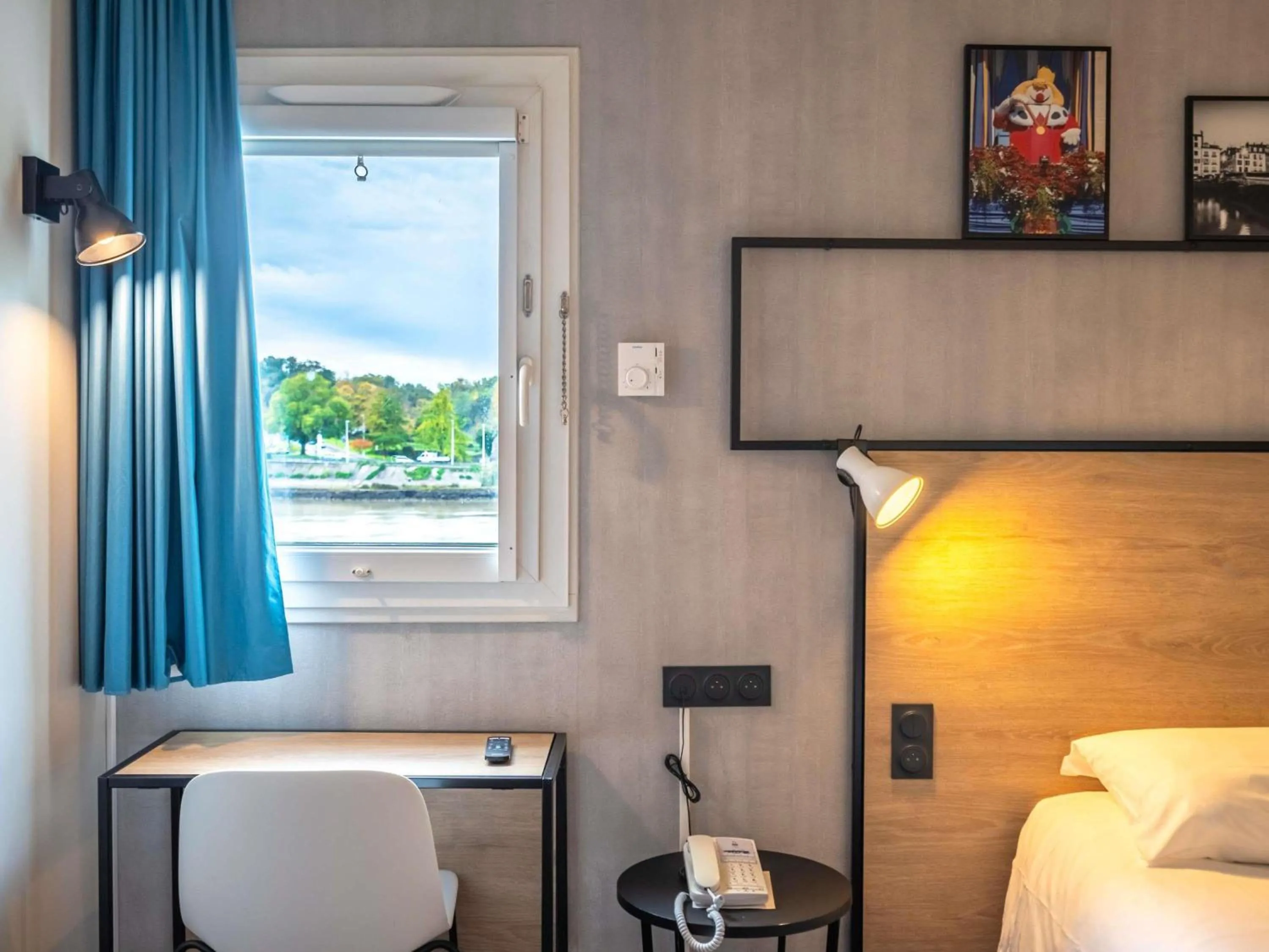 Bedroom, Bed in ibis Bayonne Centre