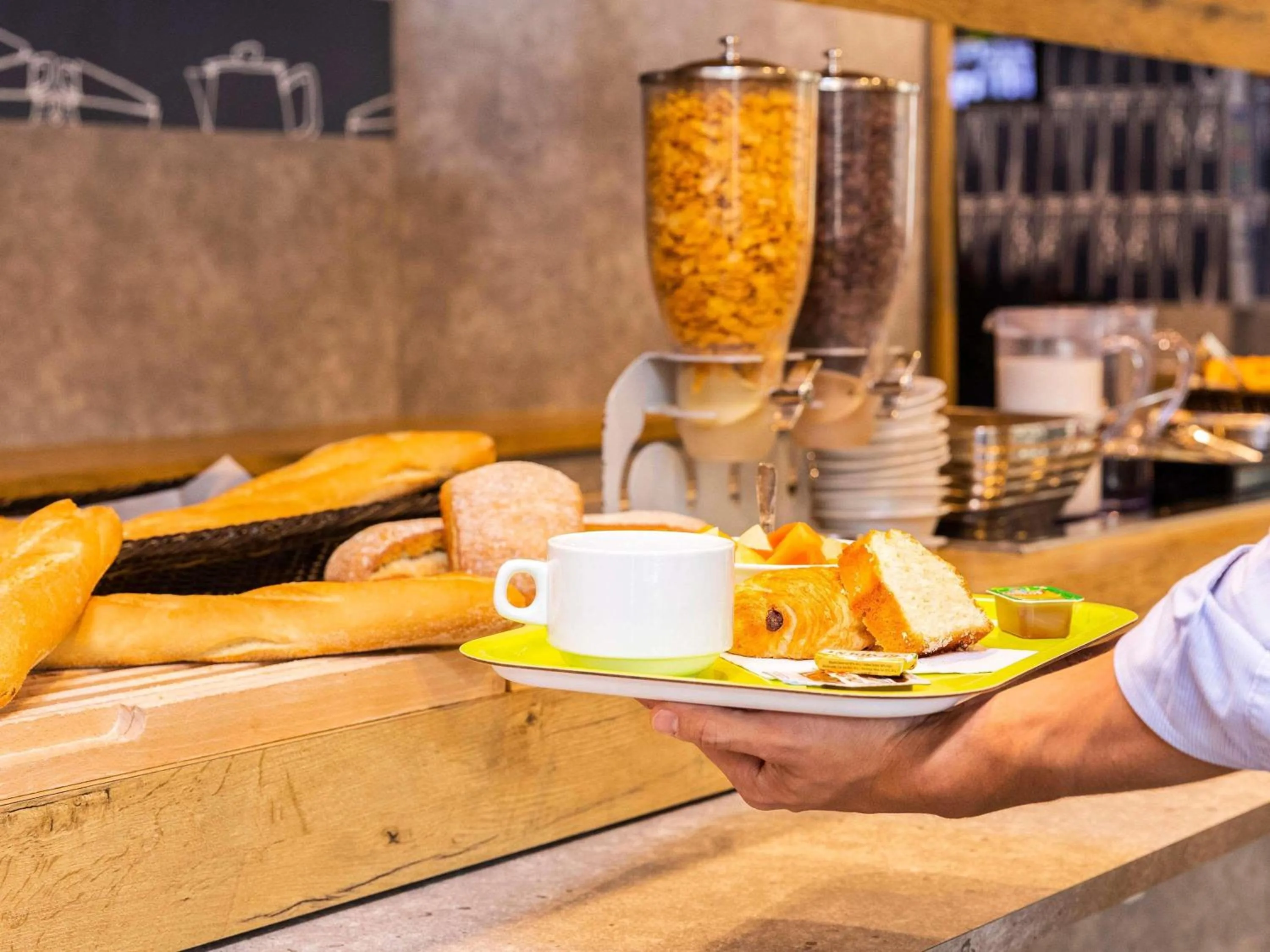 Breakfast in ibis budget Paris Porte d'Italie Est