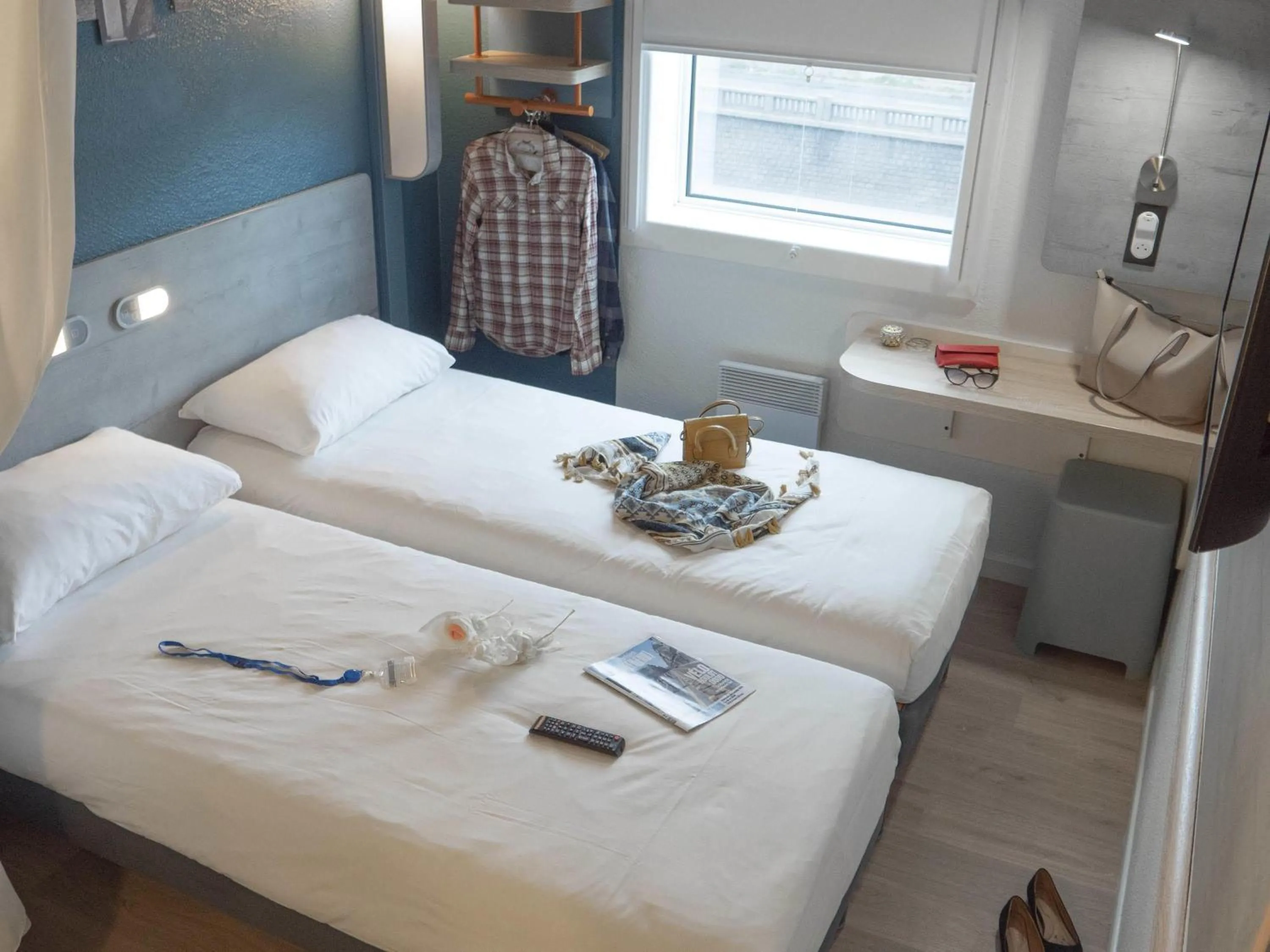 Bedroom, Bed in ibis budget Porte D'Orleans