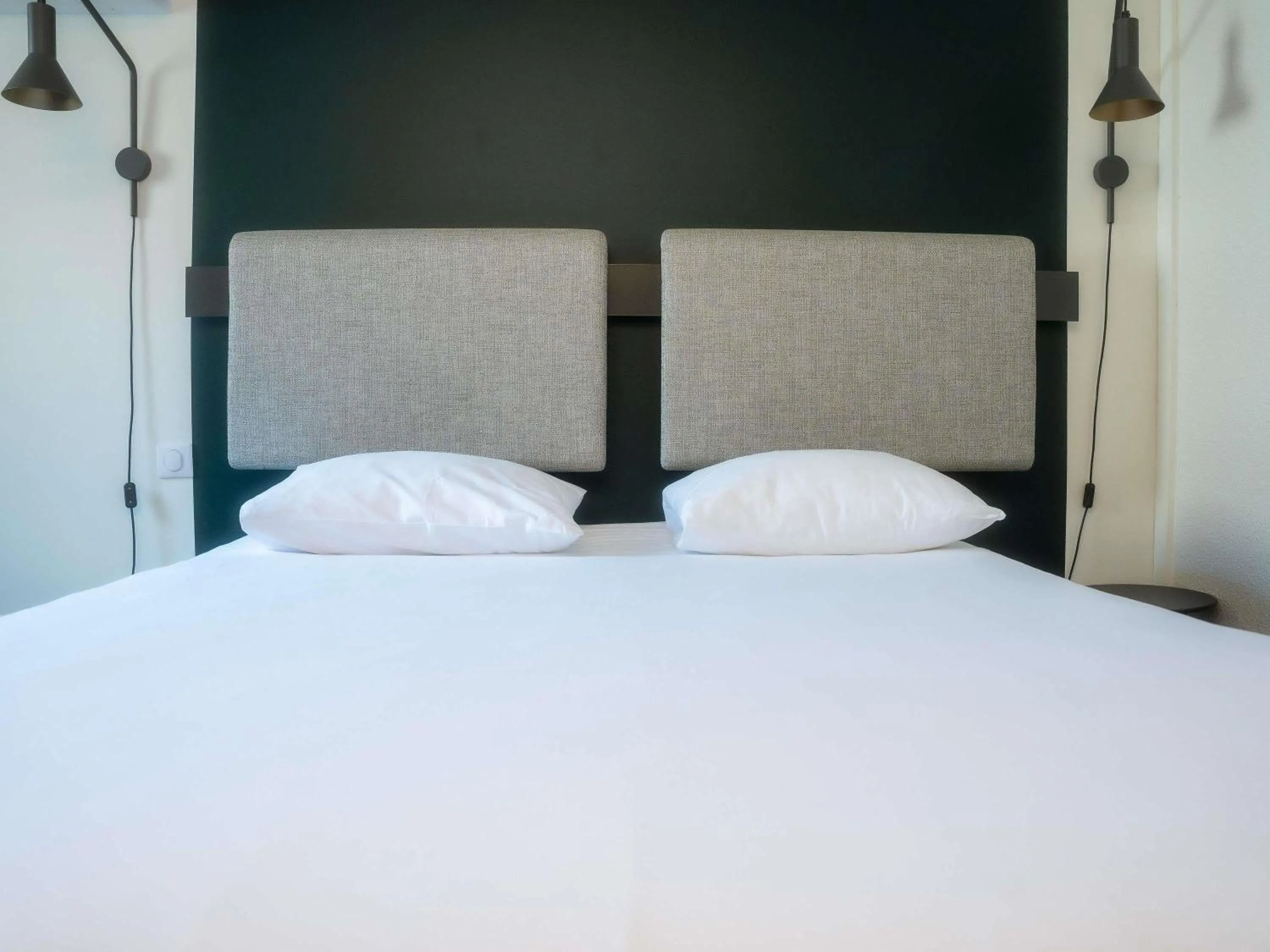 Bedroom, Bed in ibis Nice Centre Gare