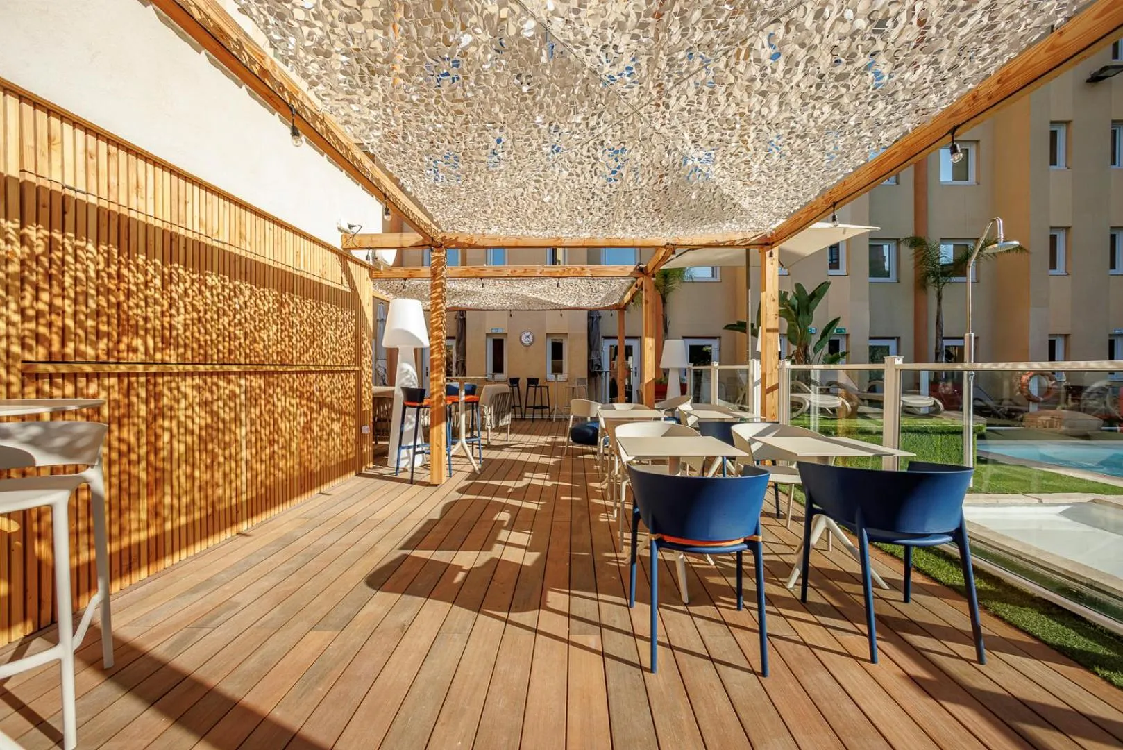 Patio in ibis Nice Centre Gare