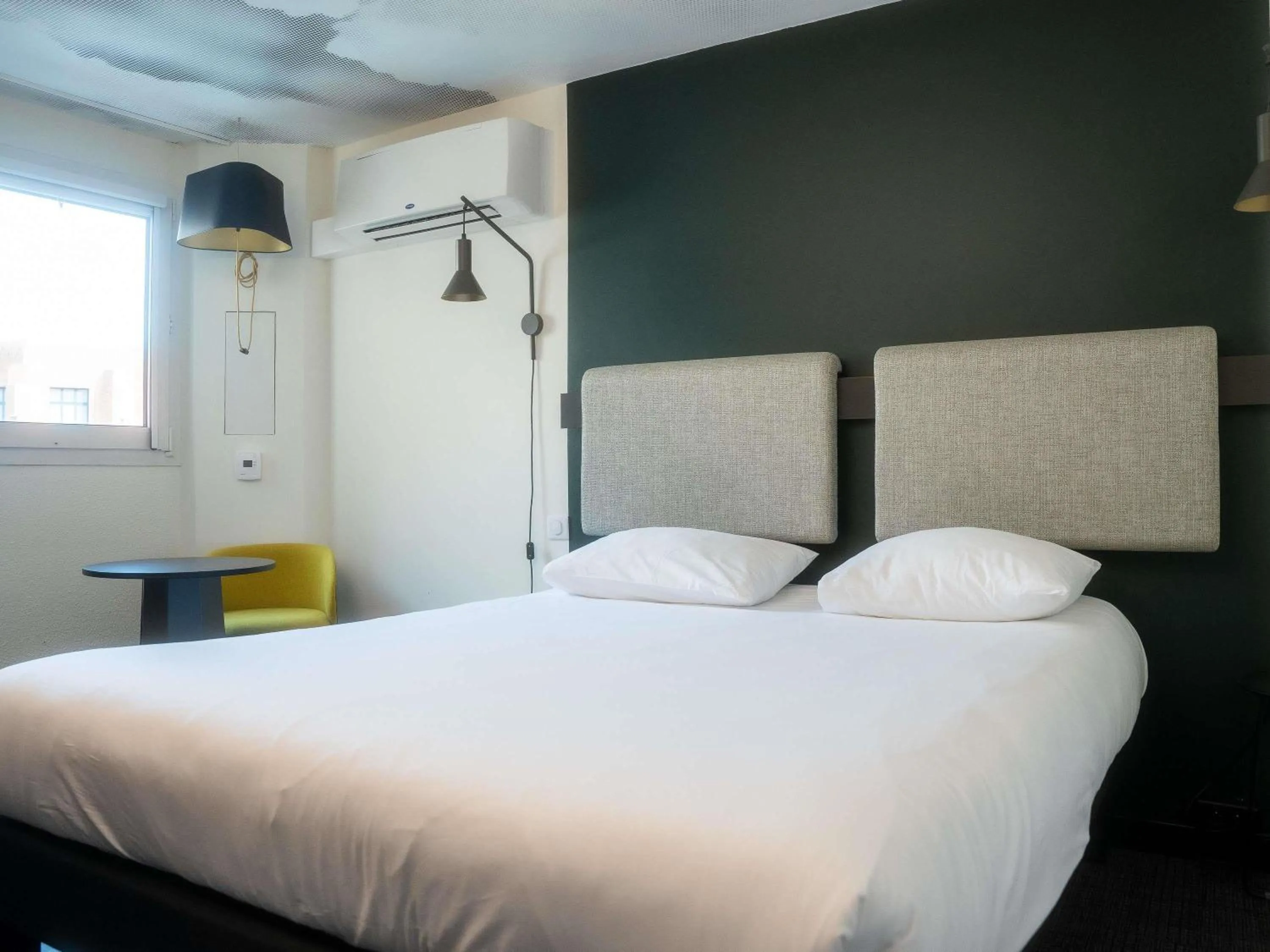 Bedroom, Bed in ibis Nice Centre Gare