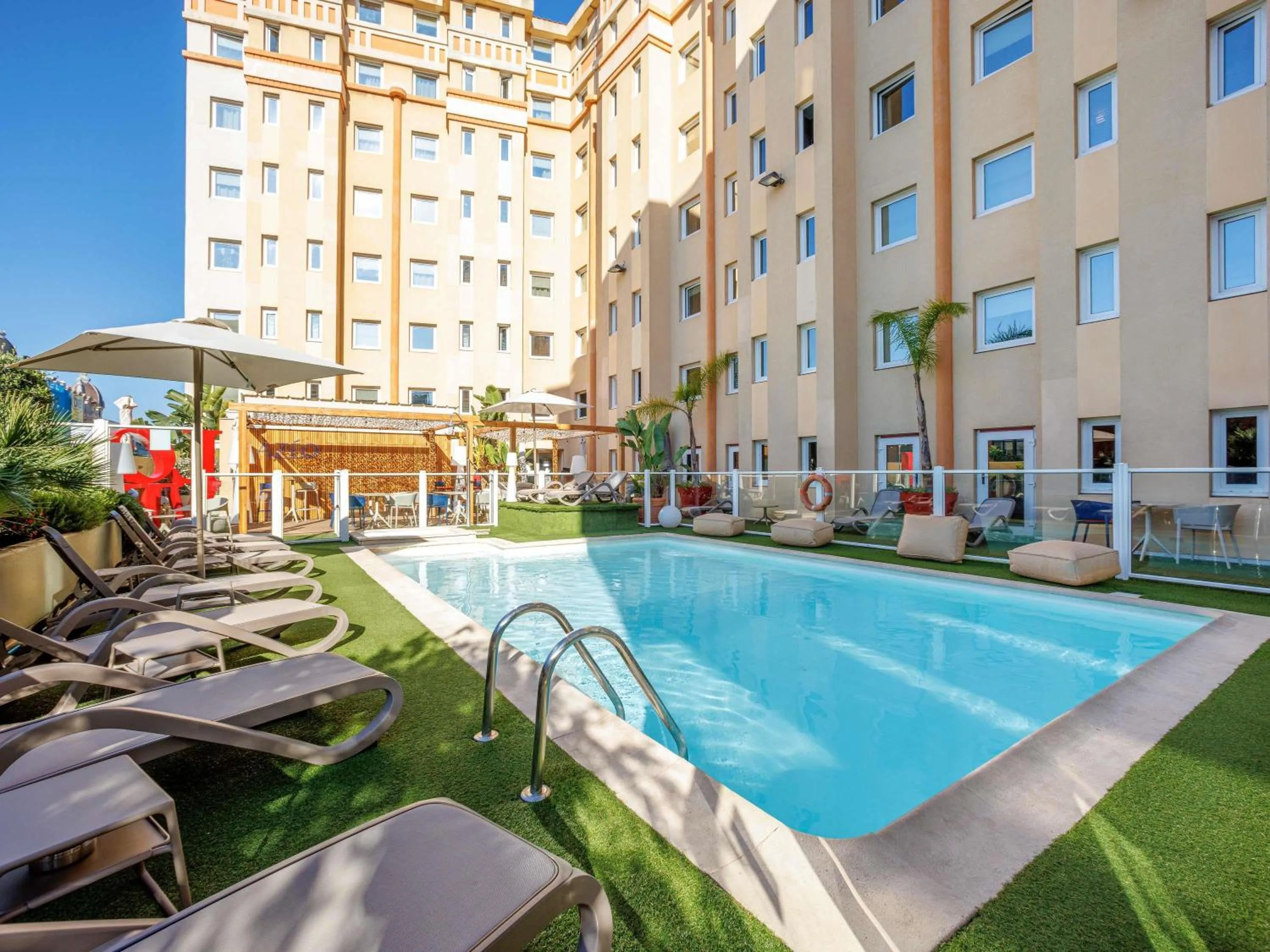 Pool view in ibis Nice Centre Gare