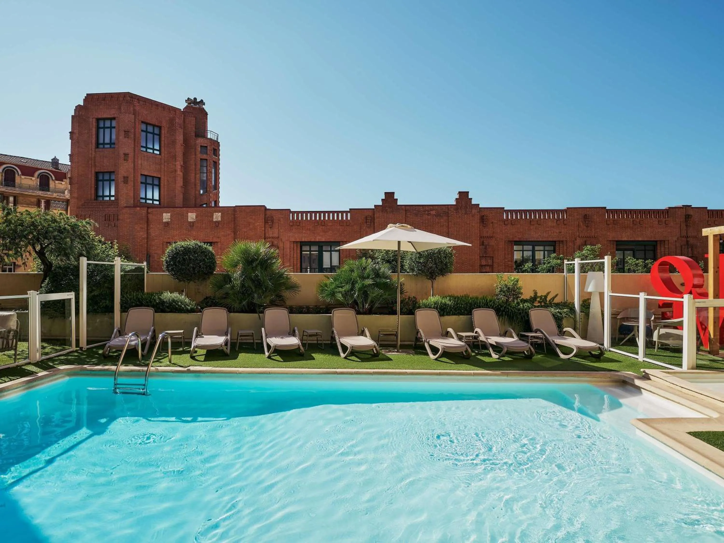 Pool view in ibis Nice Centre Gare