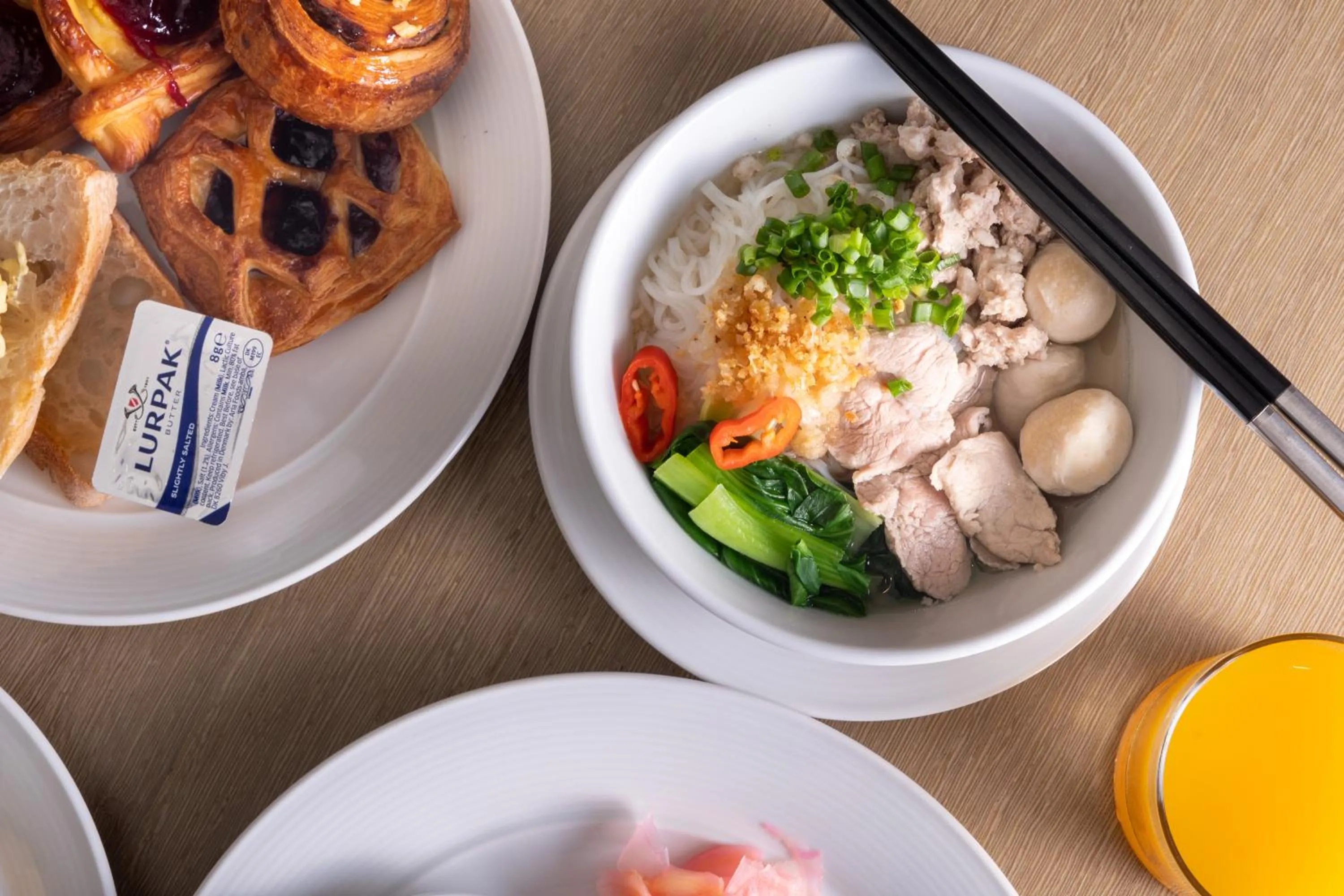 Food in Carlton Hotel Bangkok Sukhumvit