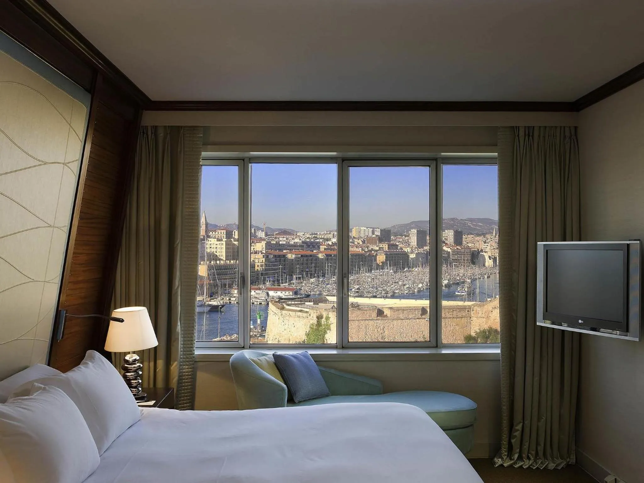 Bedroom, Bed in Sofitel Marseille Vieux-Port