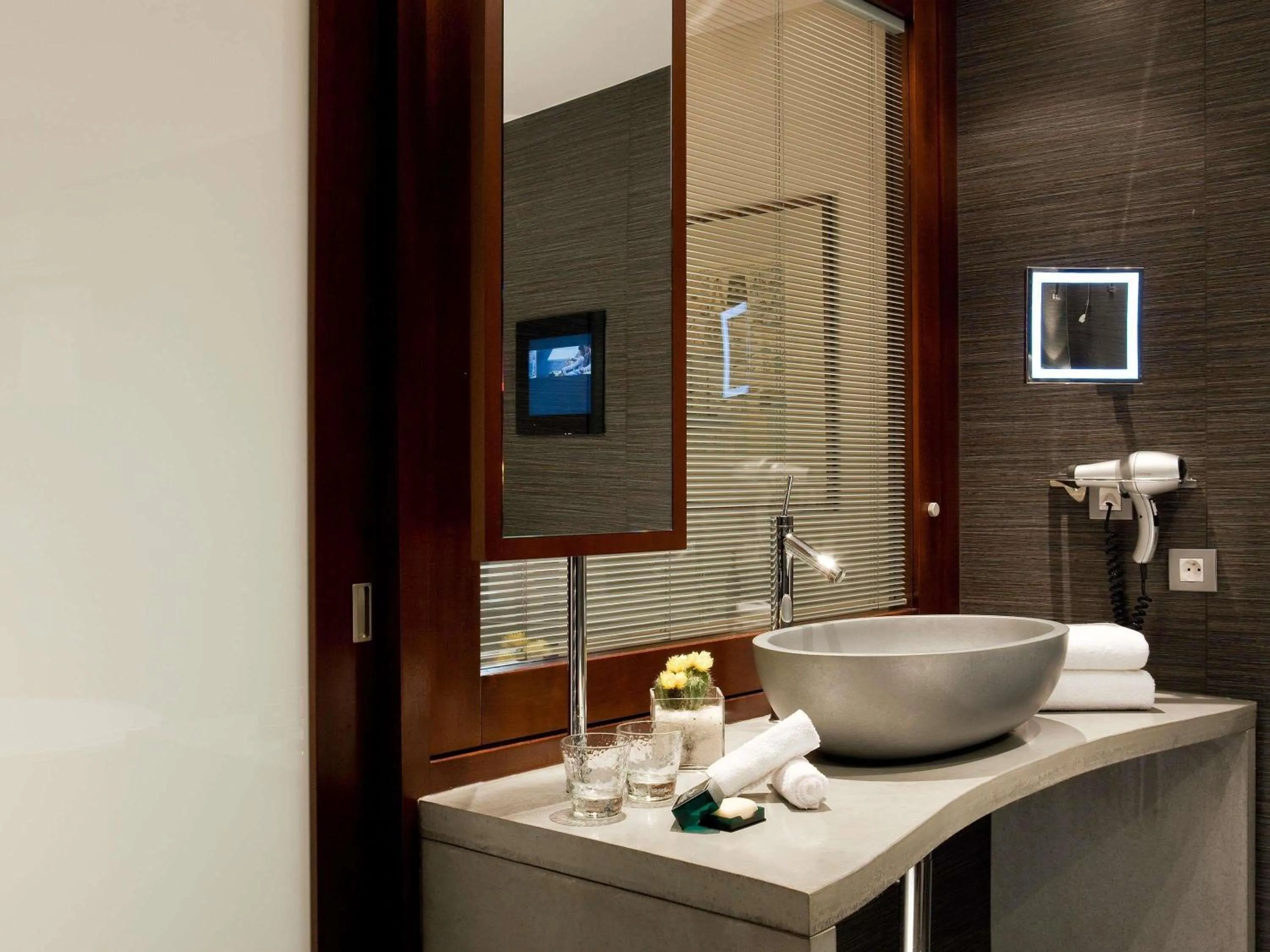 Bedroom in Sofitel Marseille Vieux-Port