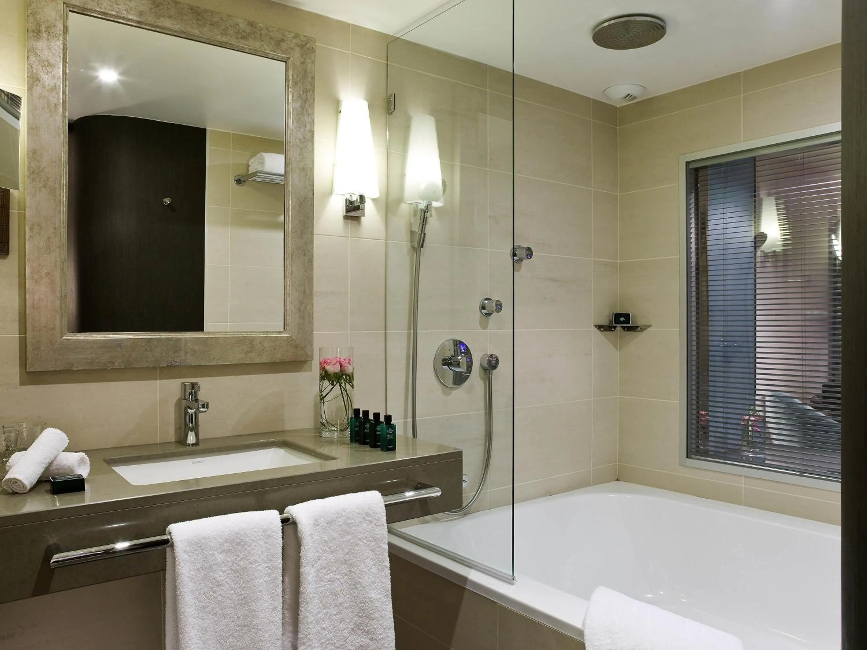 Superior Queen Room with Balcony and Harbor View in Sofitel Marseille Vieux-Port