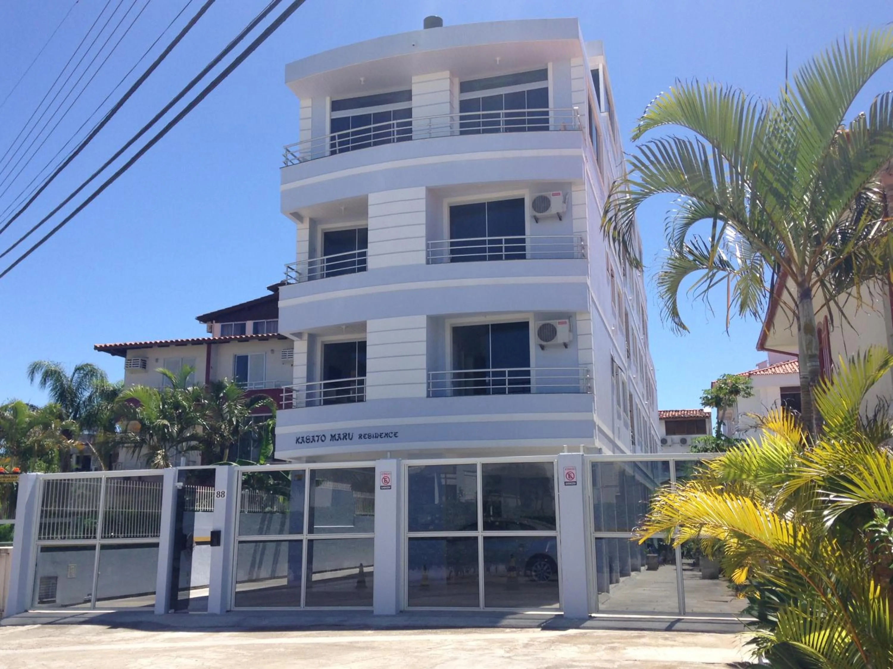 Facade/entrance in Kasato Maru Residence