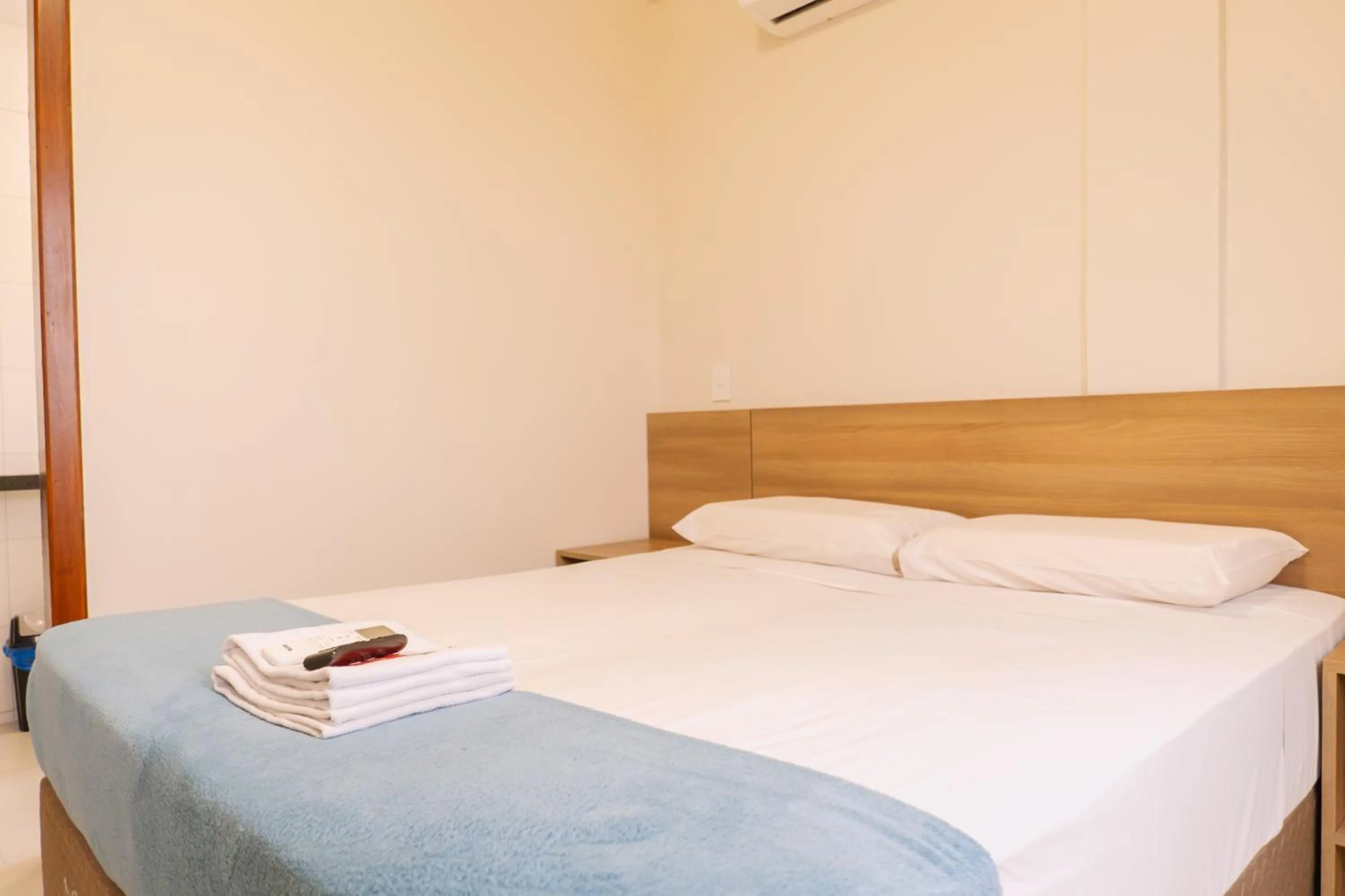 Bed in HANNA Amsterdam Hotel & Eventos