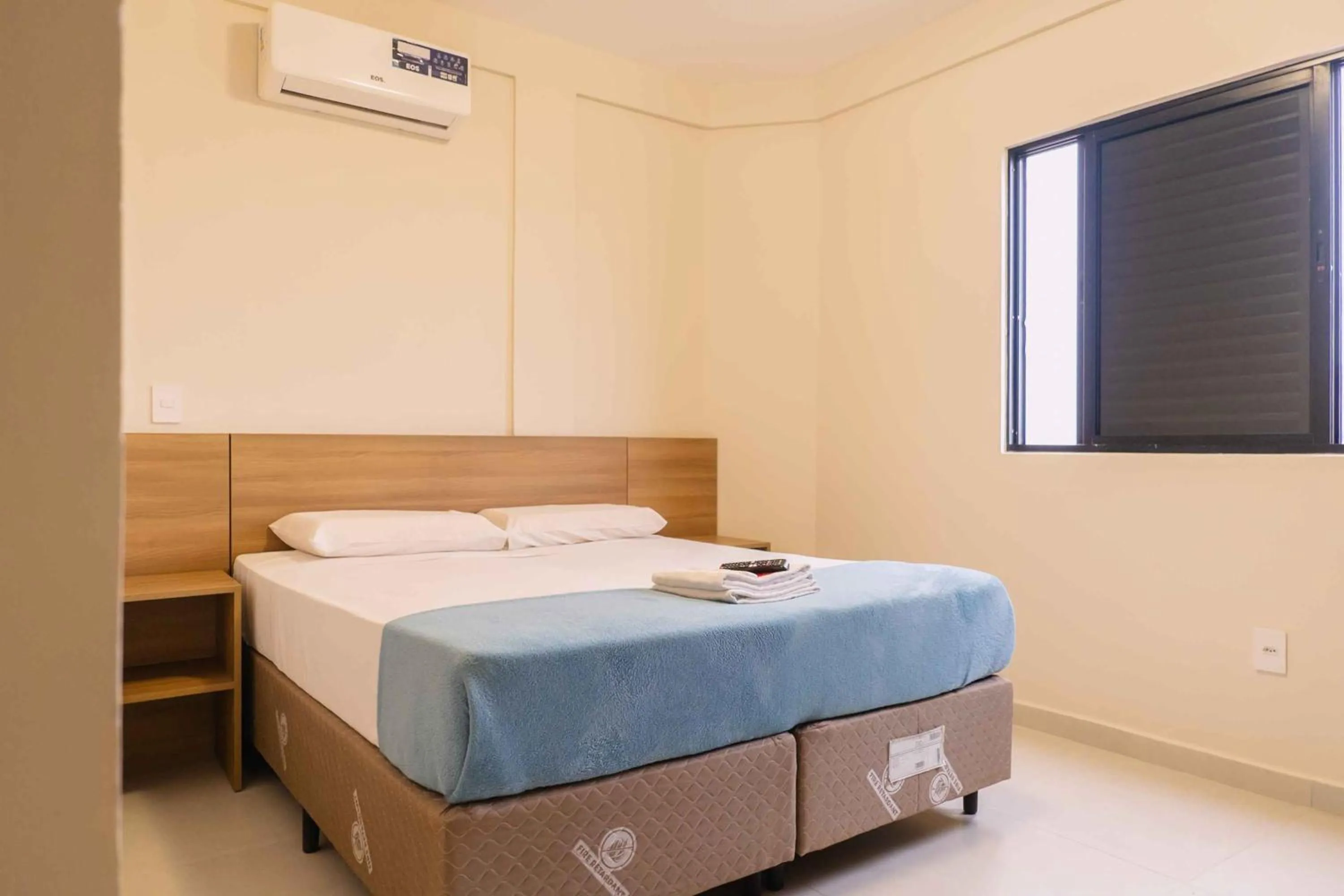 Bed in HANNA Amsterdam Hotel & Eventos