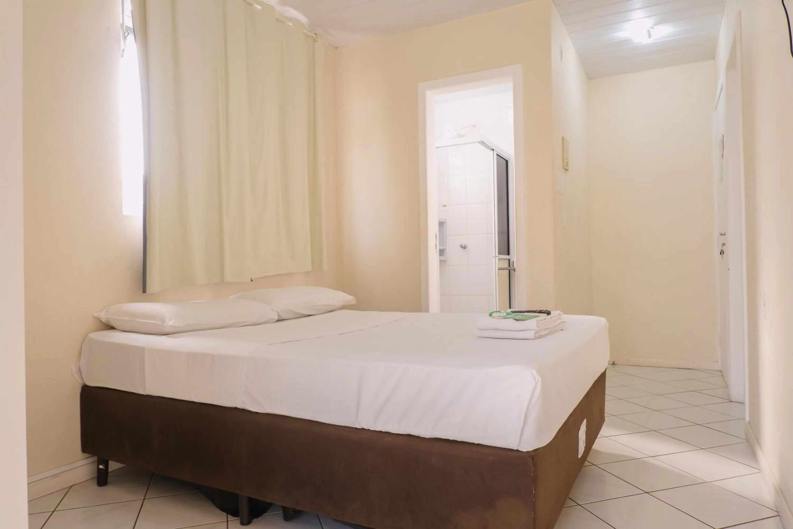 Bed in HANNA Amsterdam Hotel & Eventos