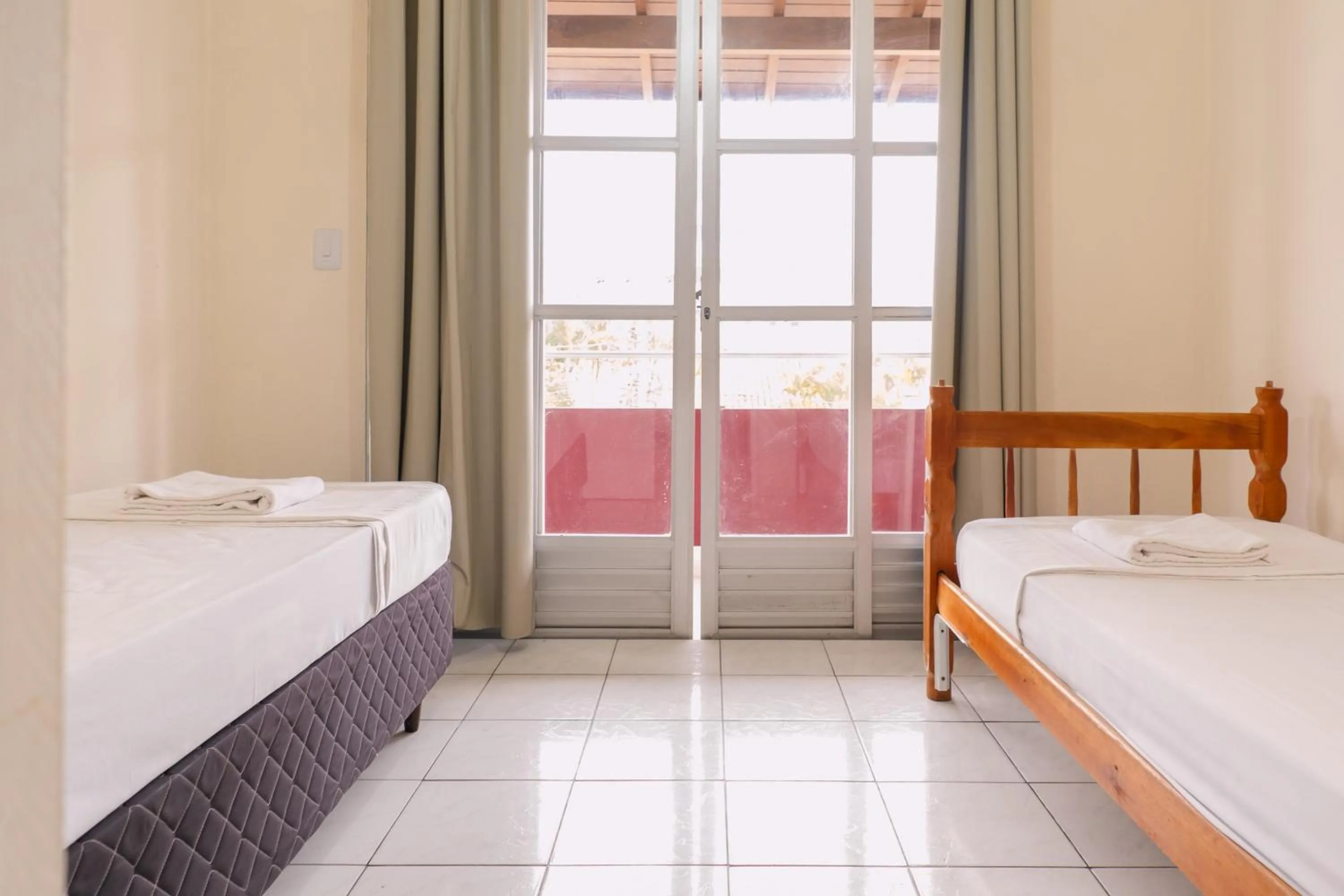 Bed in HANNA Amsterdam Hotel & Eventos