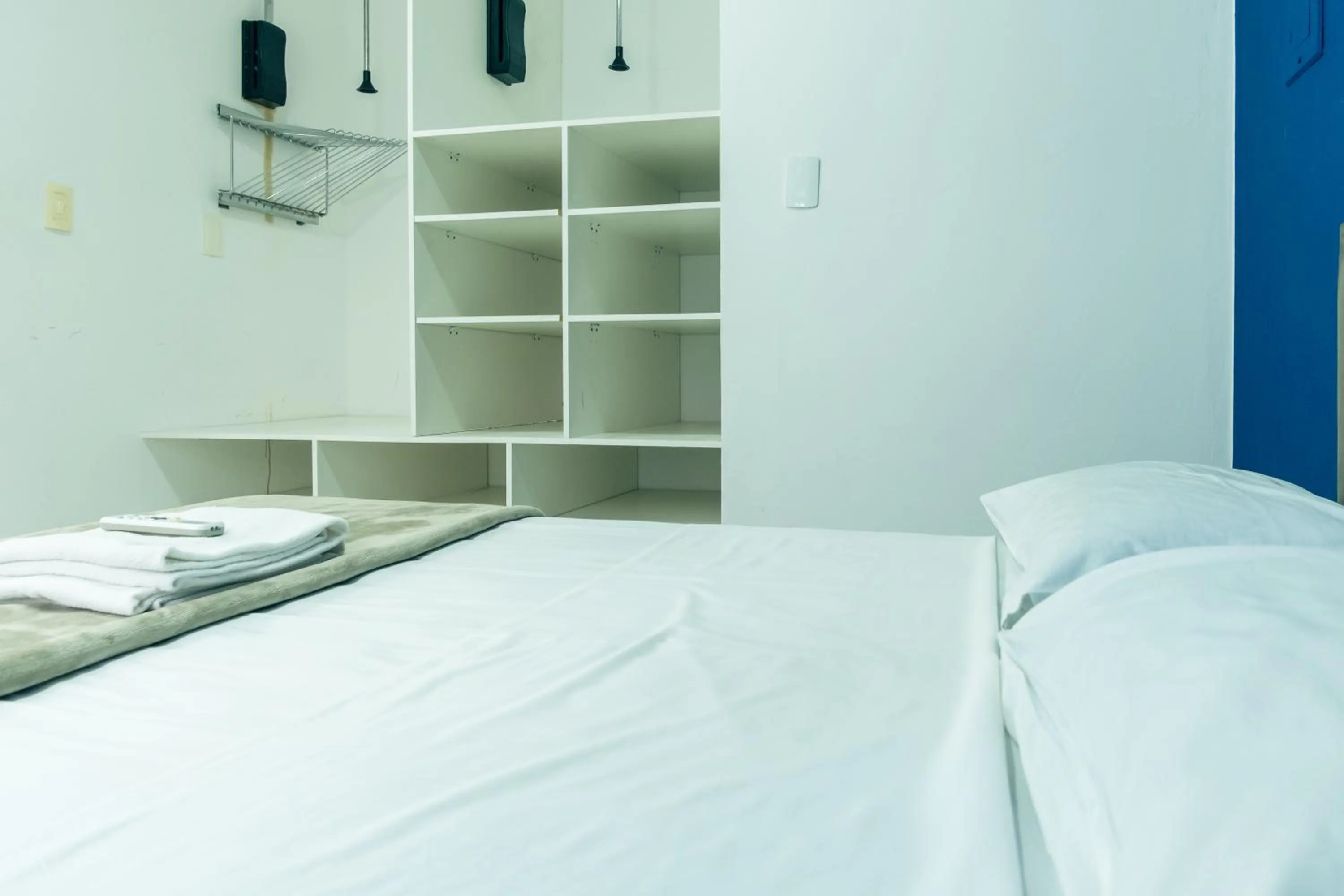 Bed in HANNA Amsterdam Hotel & Eventos