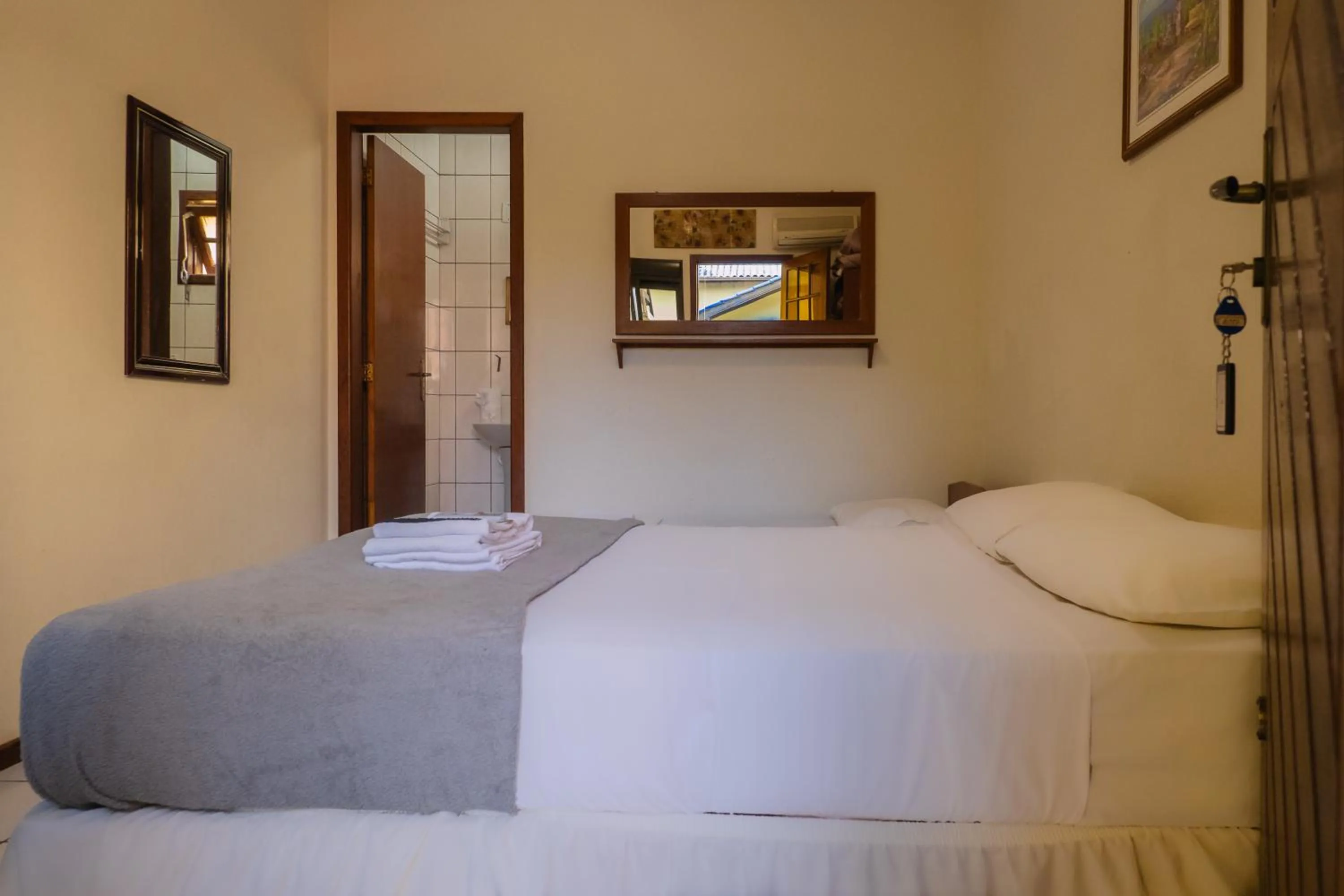 Bed in HANNA Amsterdam Hotel & Eventos