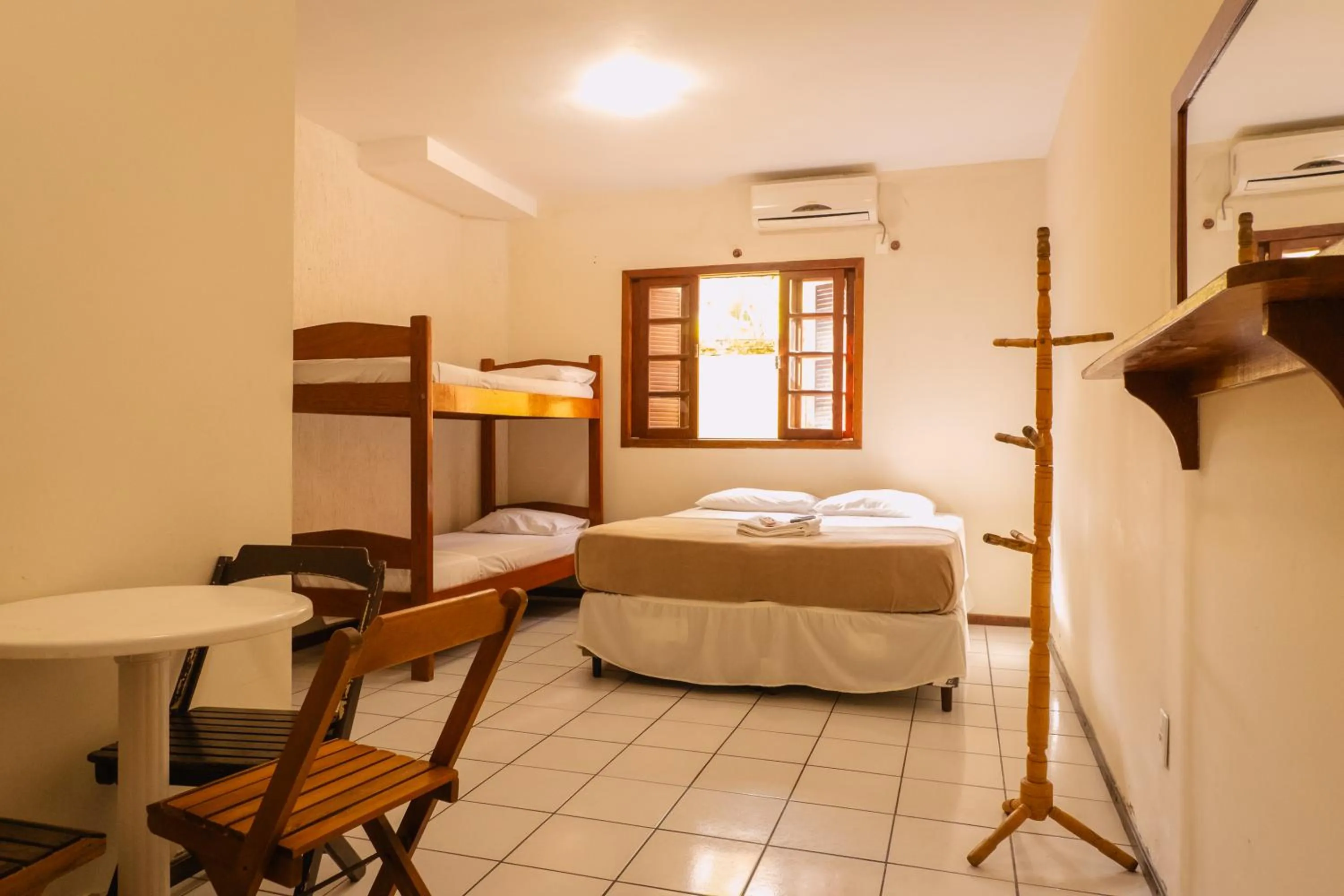 Bed in HANNA Amsterdam Hotel & Eventos