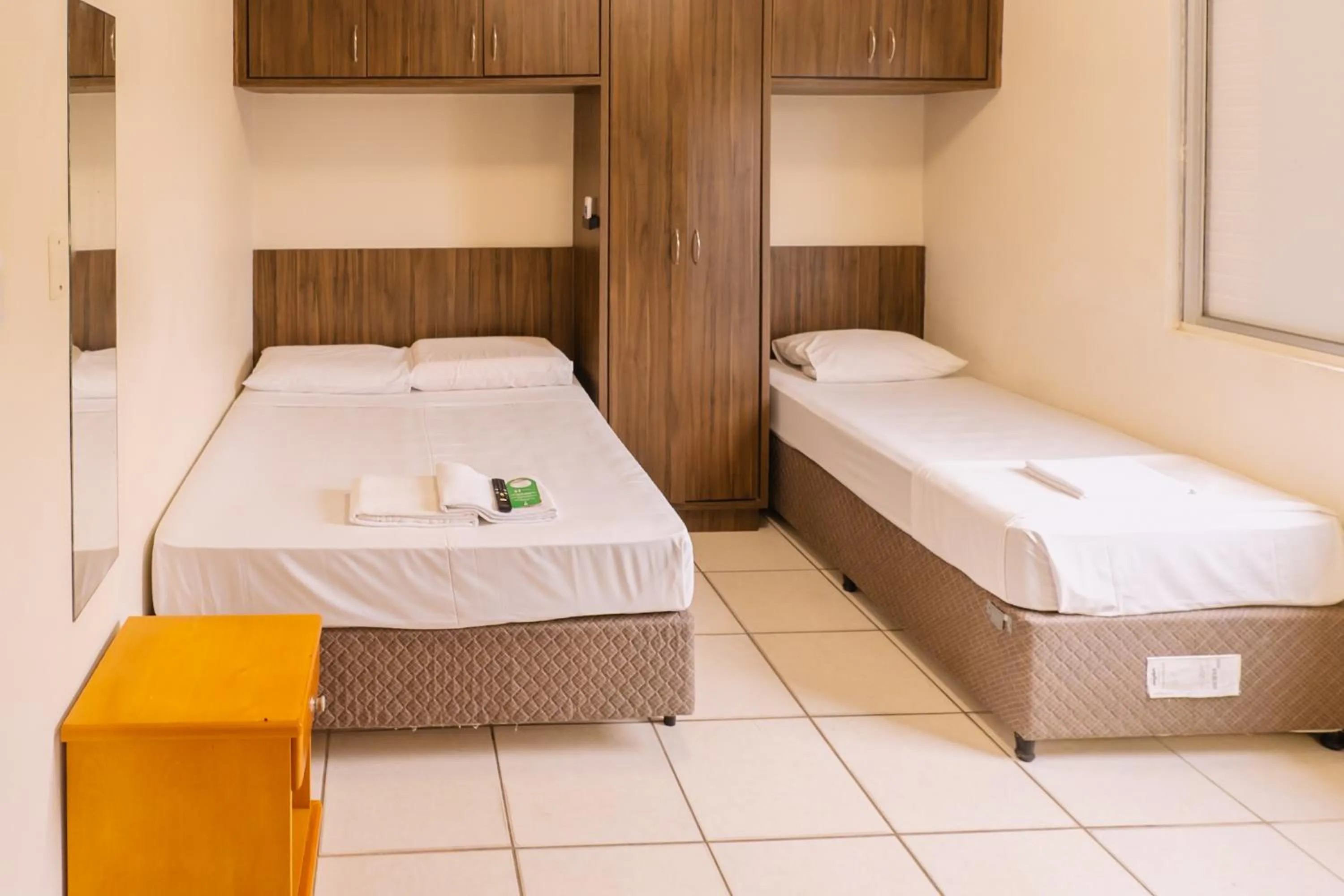 Bed in HANNA Amsterdam Hotel & Eventos