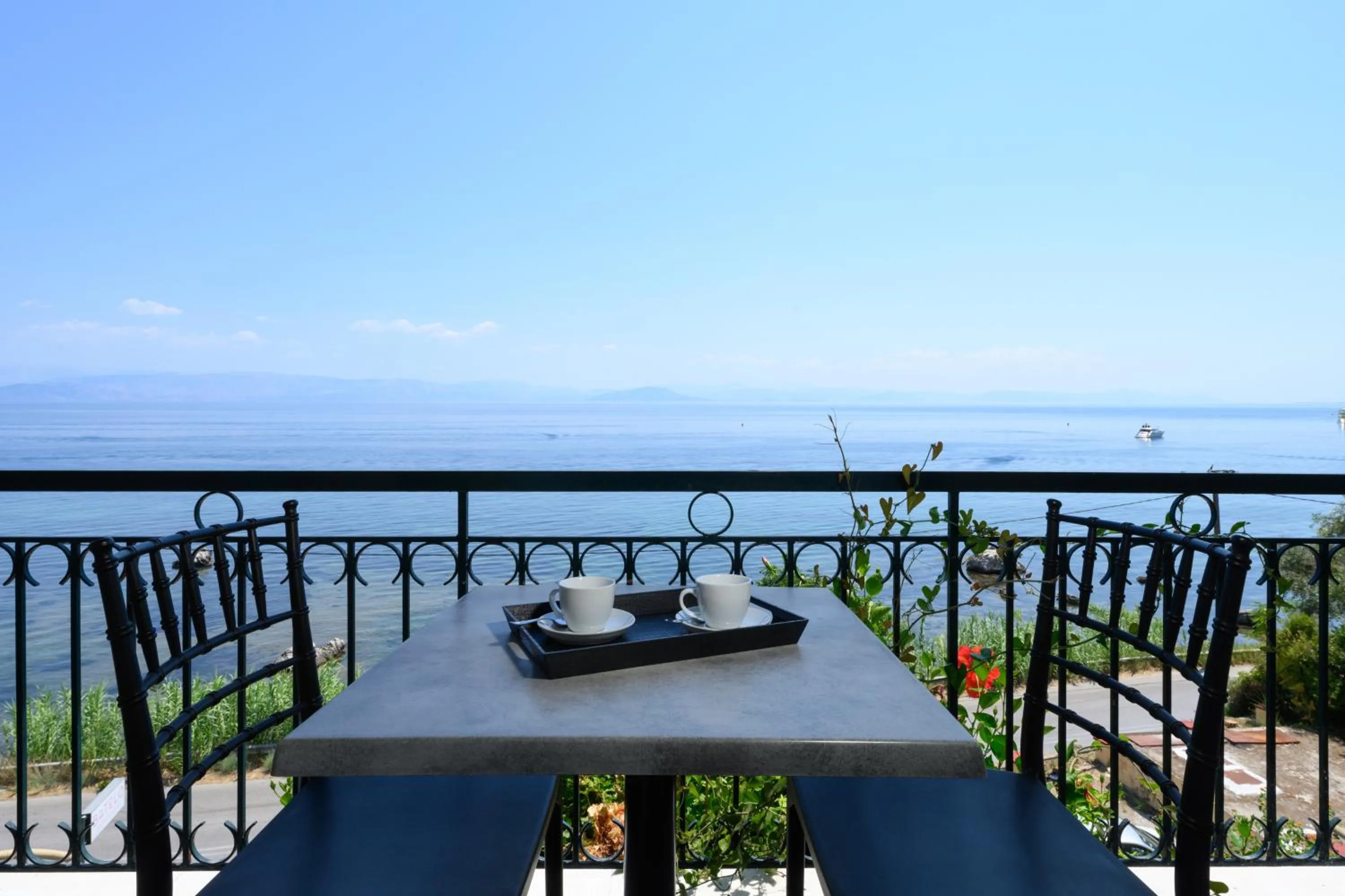 Batelo - Adults Only