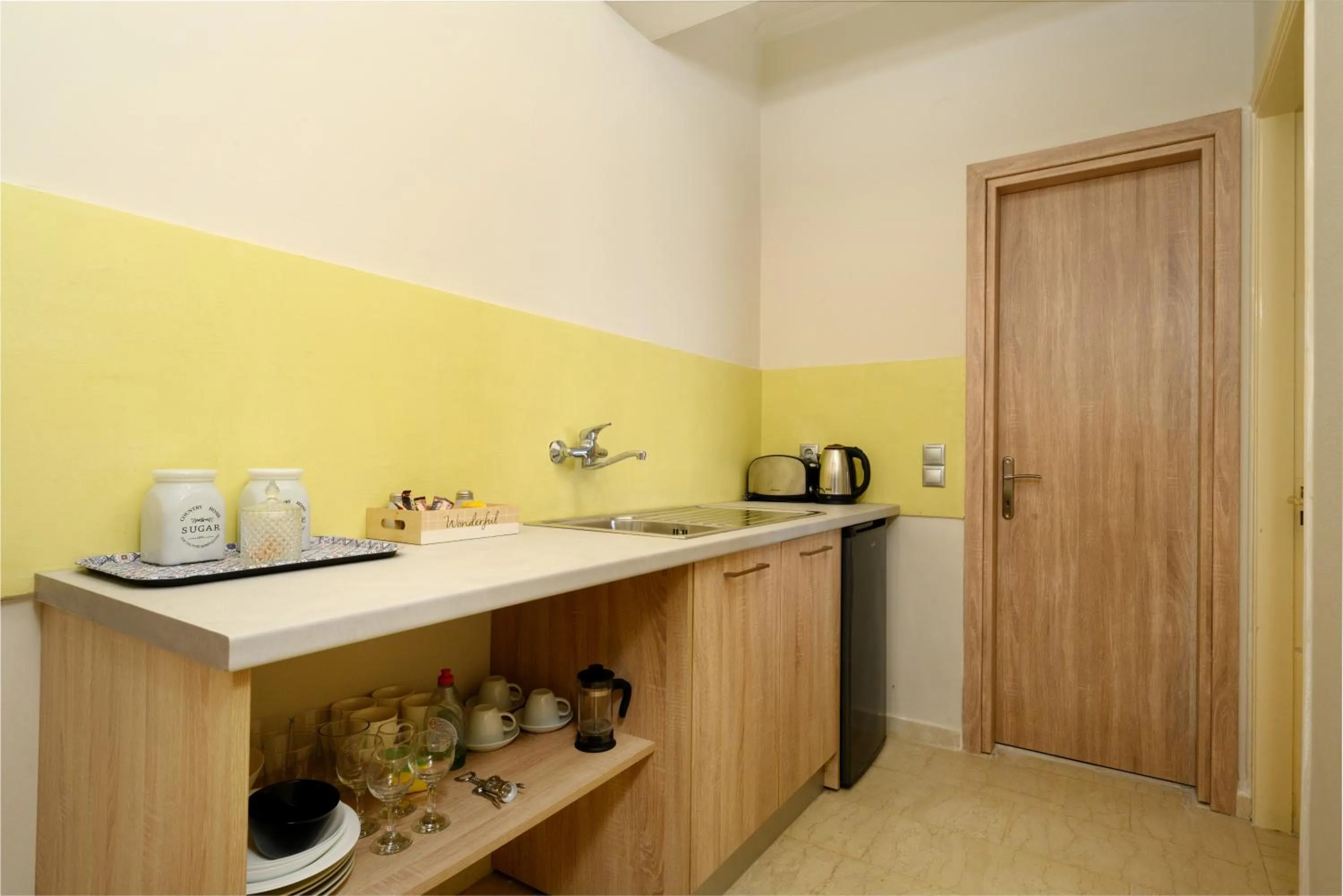 Batelo - Adults Only