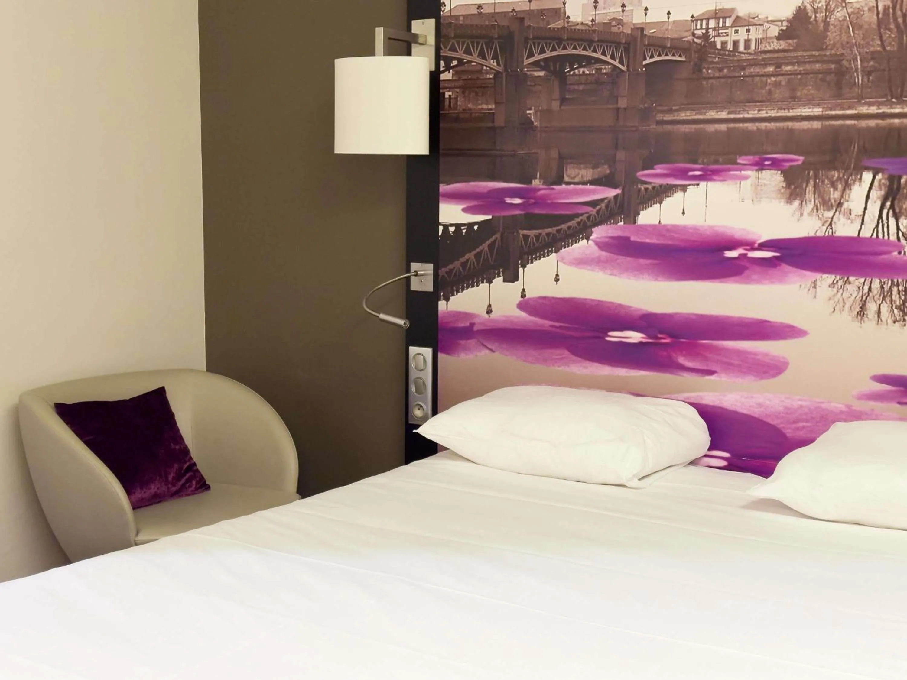 Bedroom, Bed in Mercure Toulouse Centre Wilson Capitole