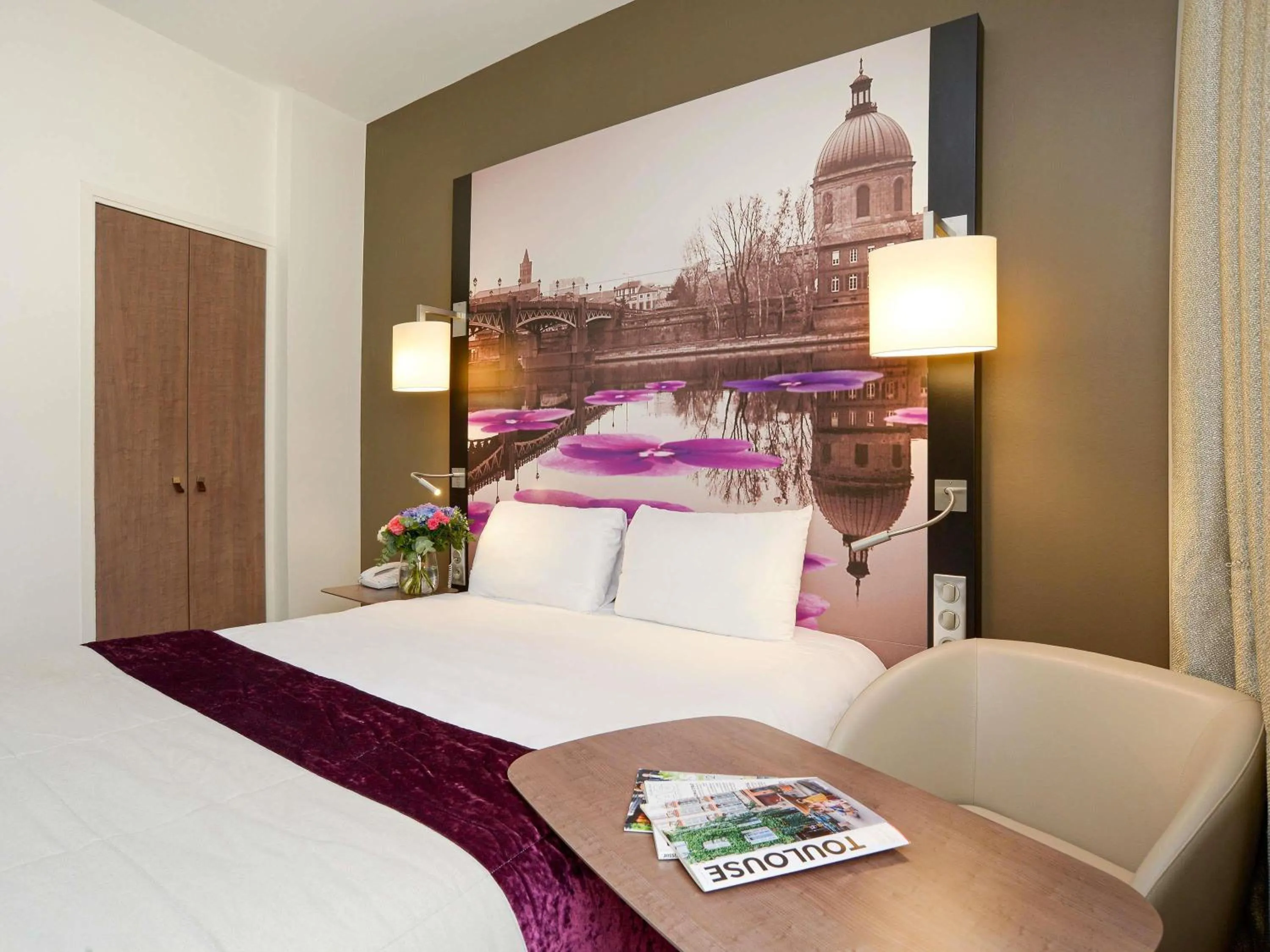 Bedroom, Bed in Mercure Toulouse Centre Wilson Capitole