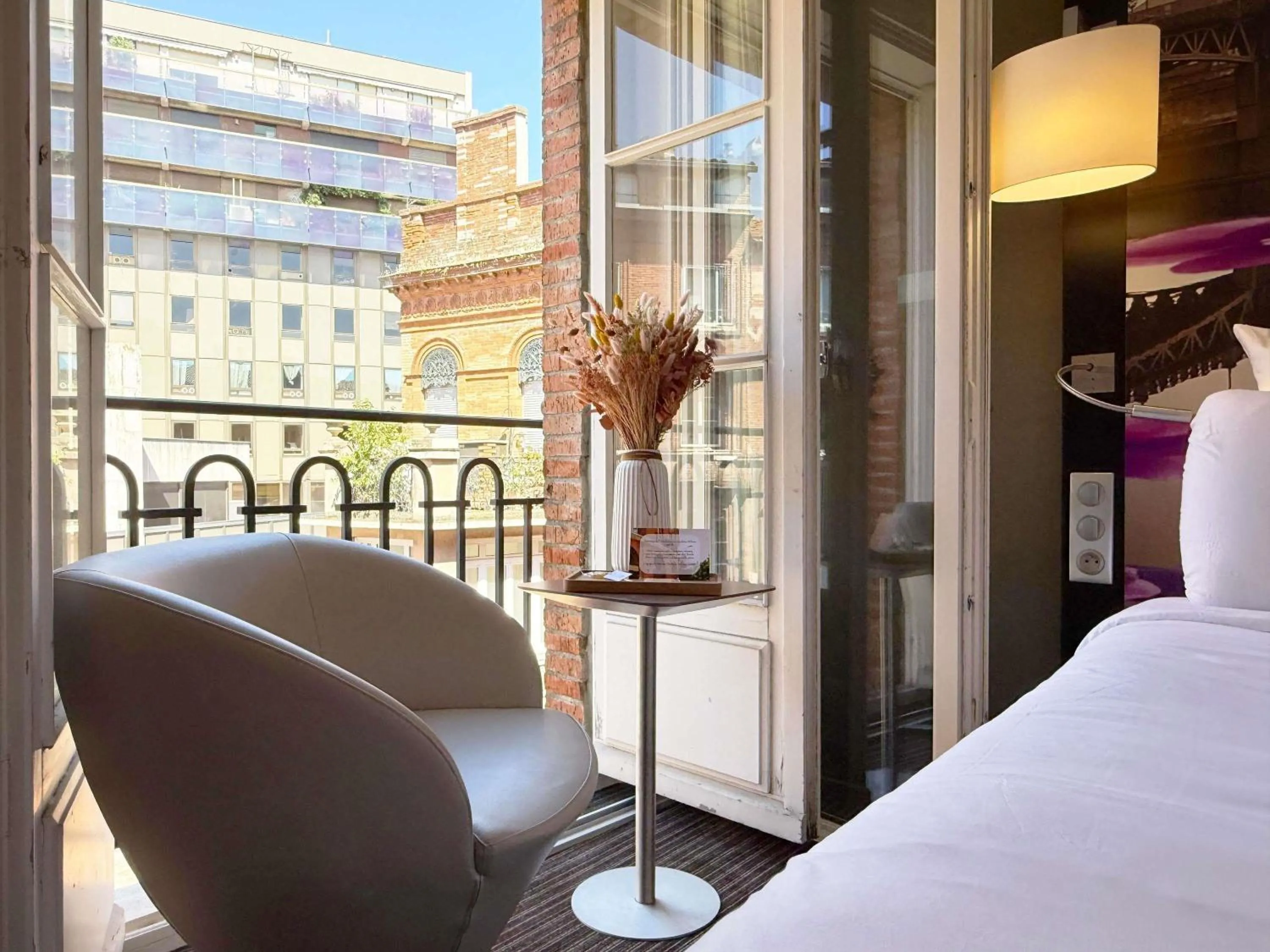 Property building, Bed in Mercure Toulouse Centre Wilson Capitole