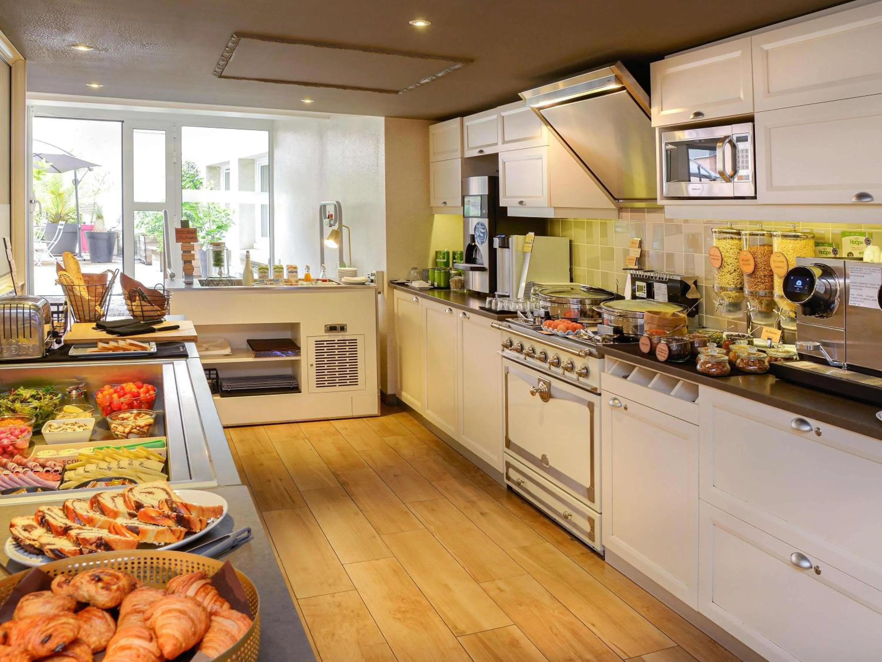 Property building in Mercure Toulouse Centre Wilson Capitole