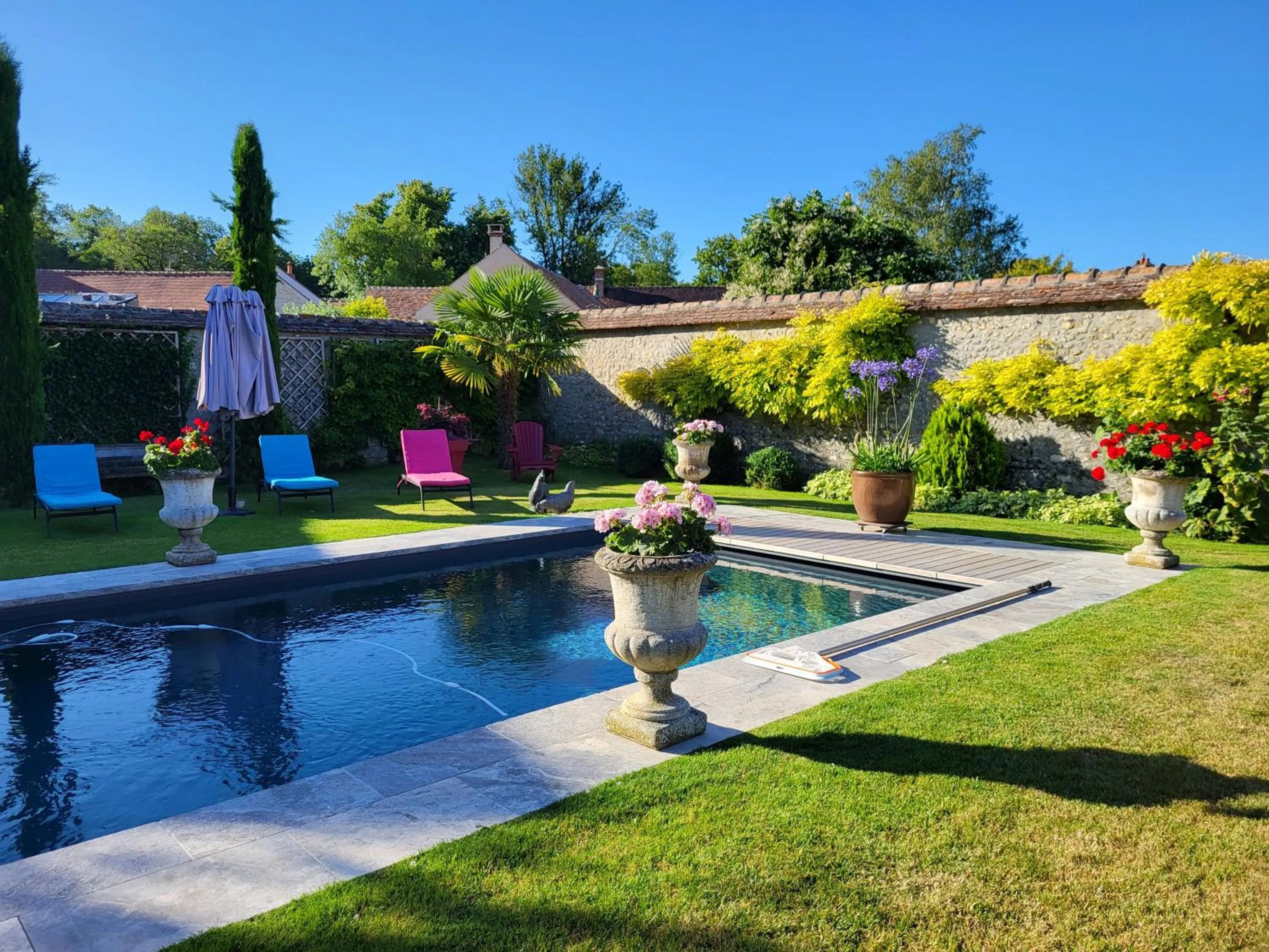 Swimming pool in Les Glycines