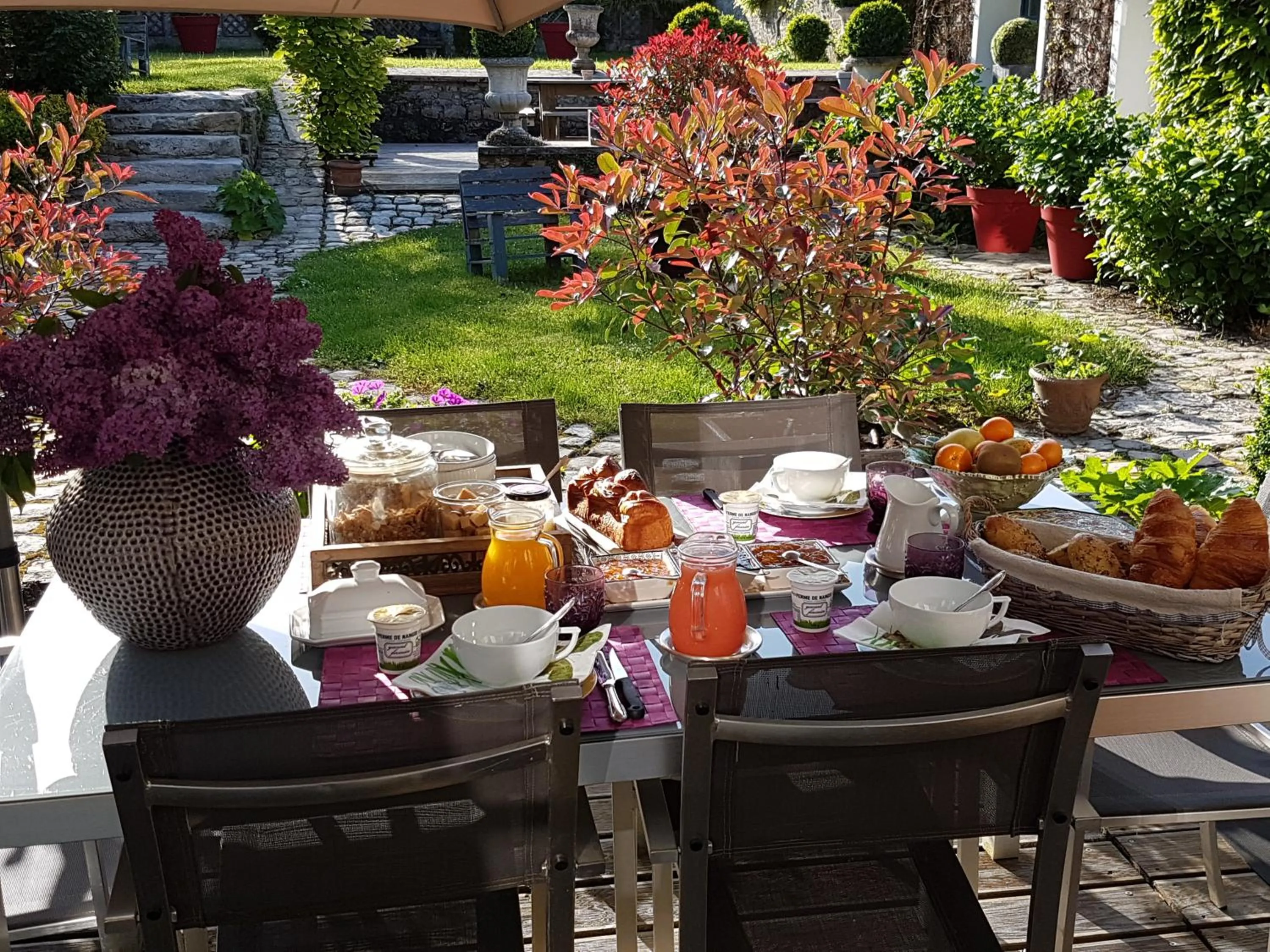 Breakfast in Les Glycines