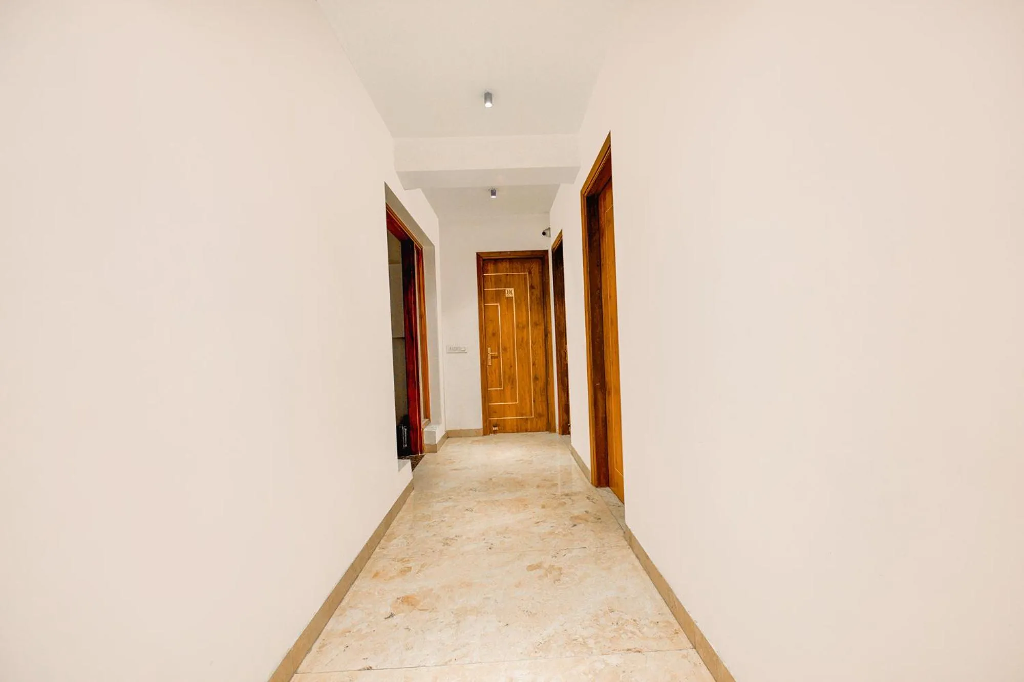 Lobby or reception in FabHotel Amrit Residency