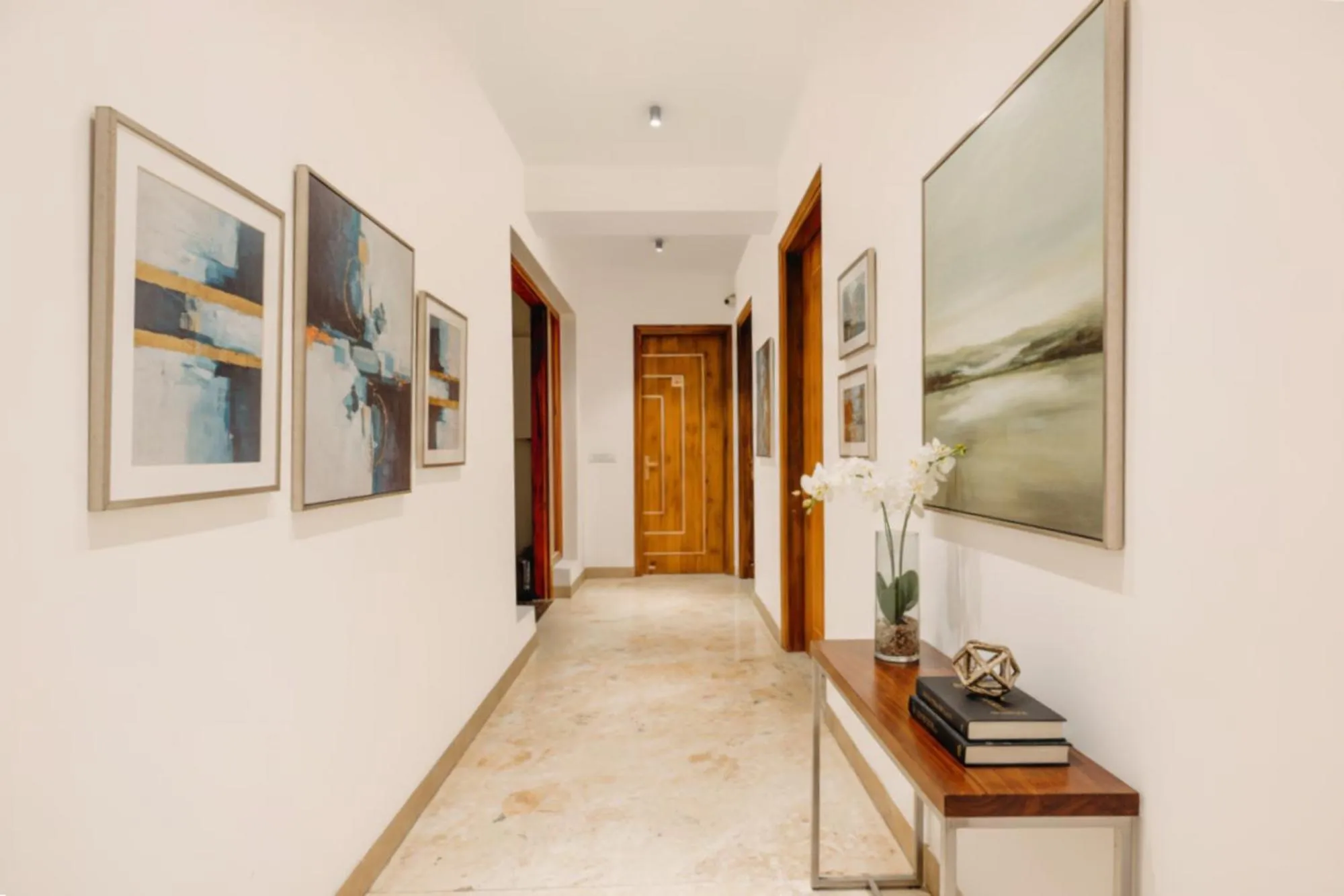 Lobby or reception in FabHotel Amrit Residency