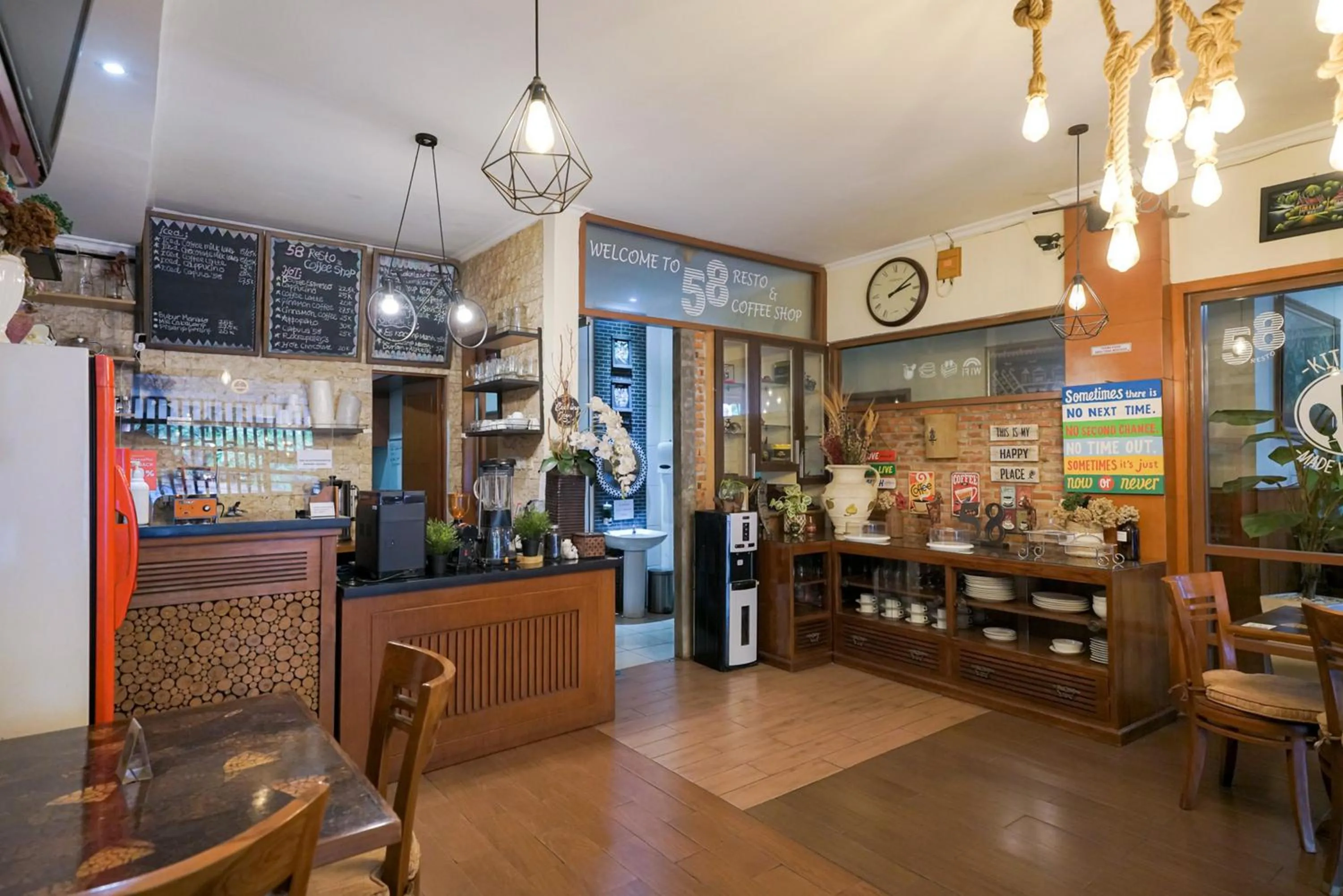 Lobby or reception in Urbanview Hotel 58 Bintaro