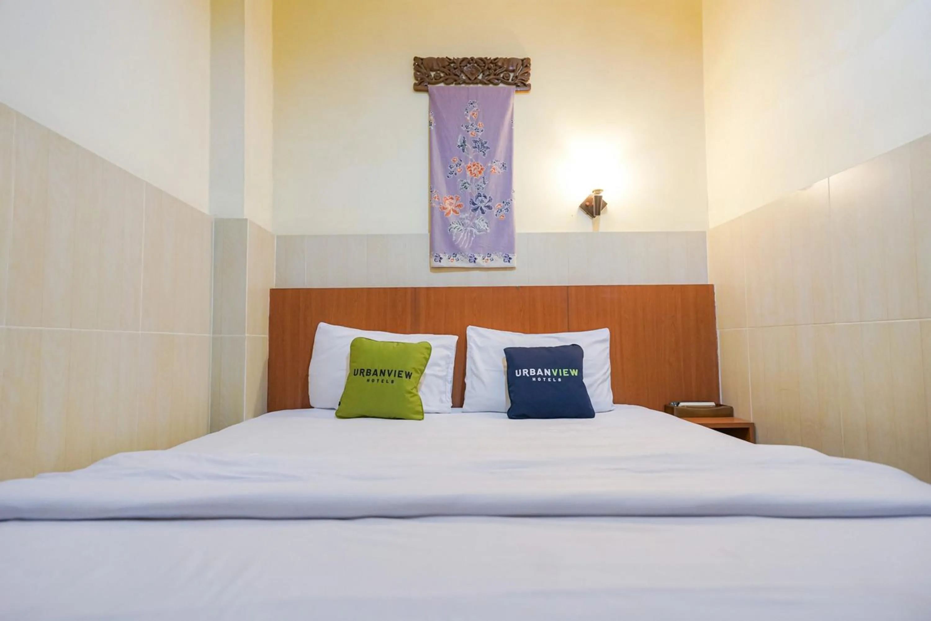 Bedroom, Bed in Urbanview Hotel 58 Bintaro