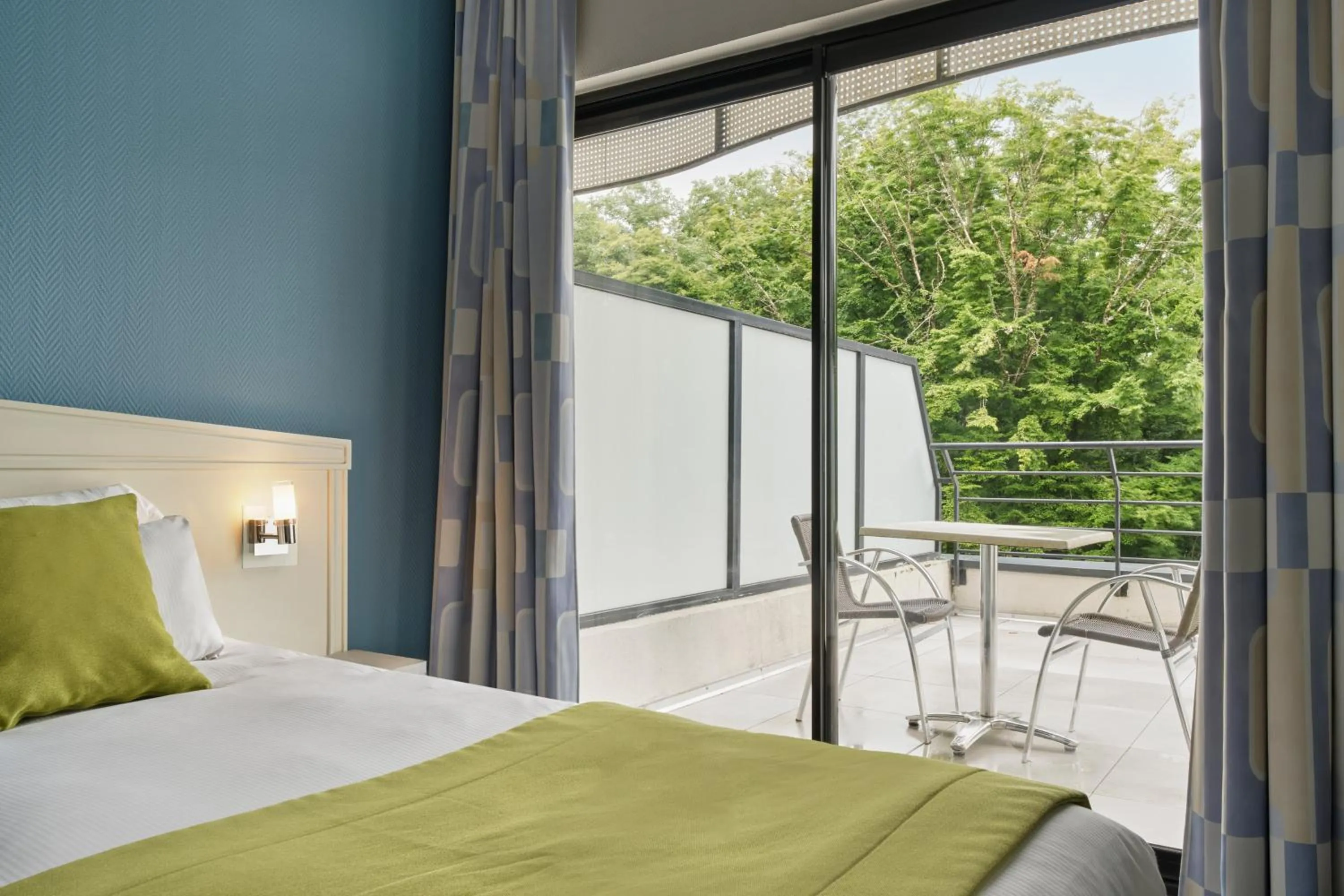 Patio, Bed in Hôtel Marso