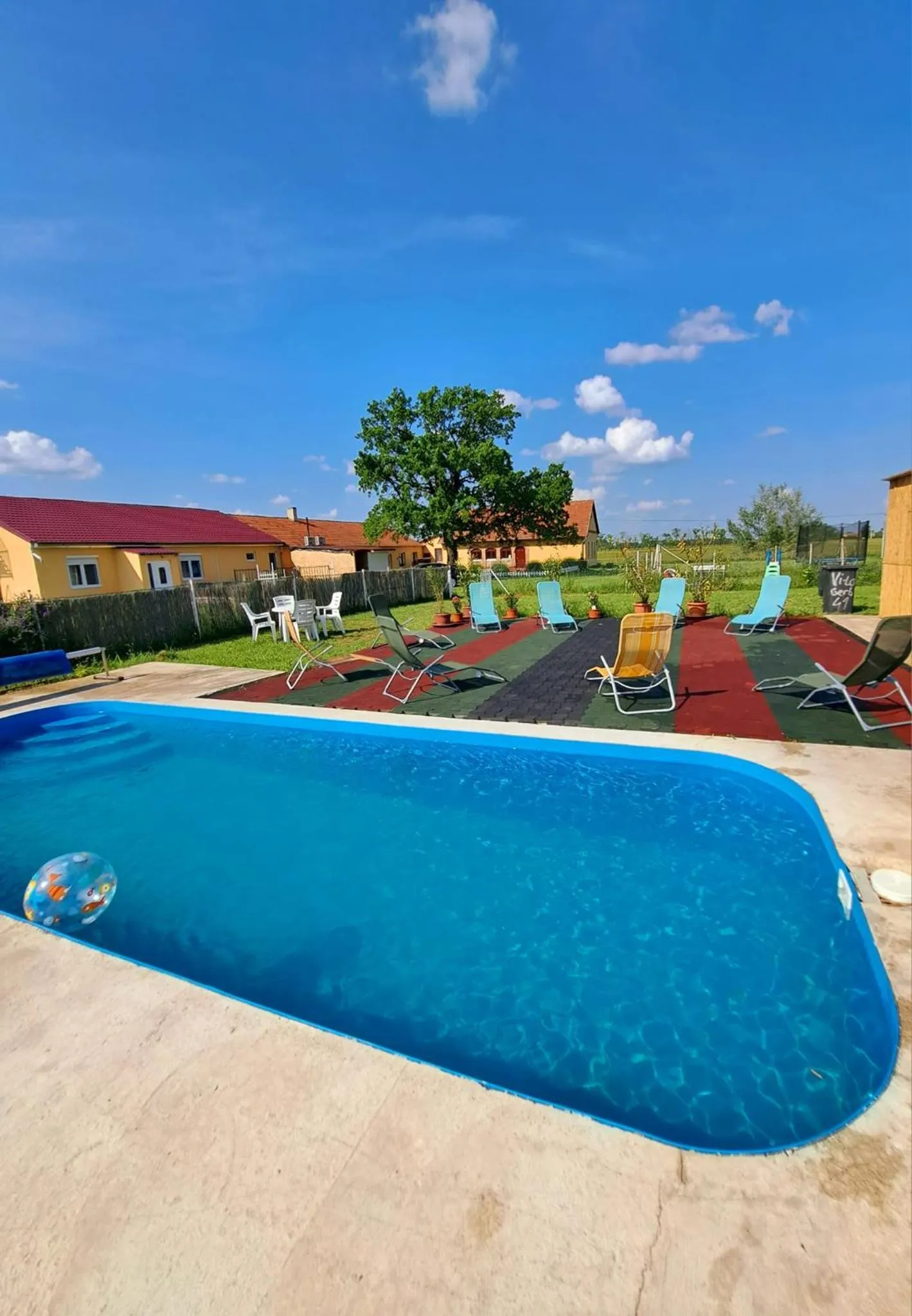Swimming pool in Csodarét Kúria