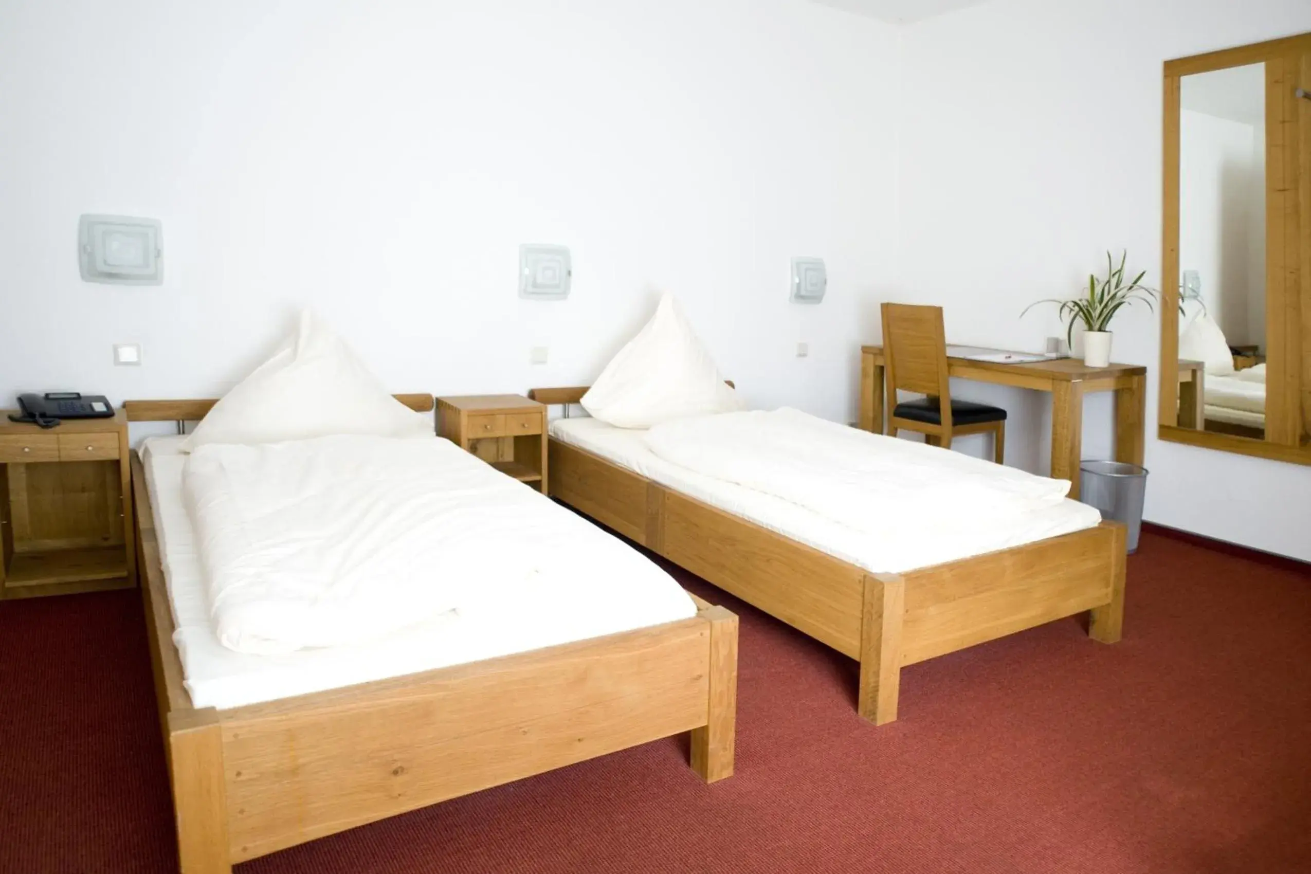 Twin Room in Hotel Flora Twin Room in Hotel Flora