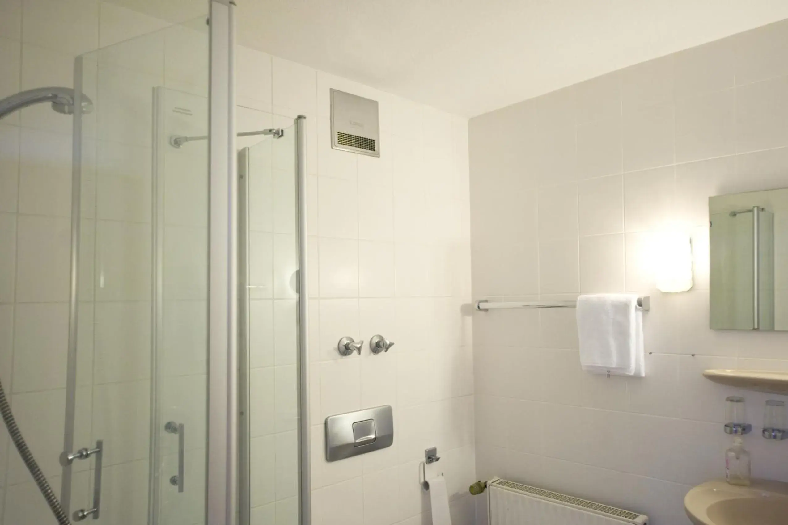 Twin Room in Hotel Flora Twin Room in Hotel Flora