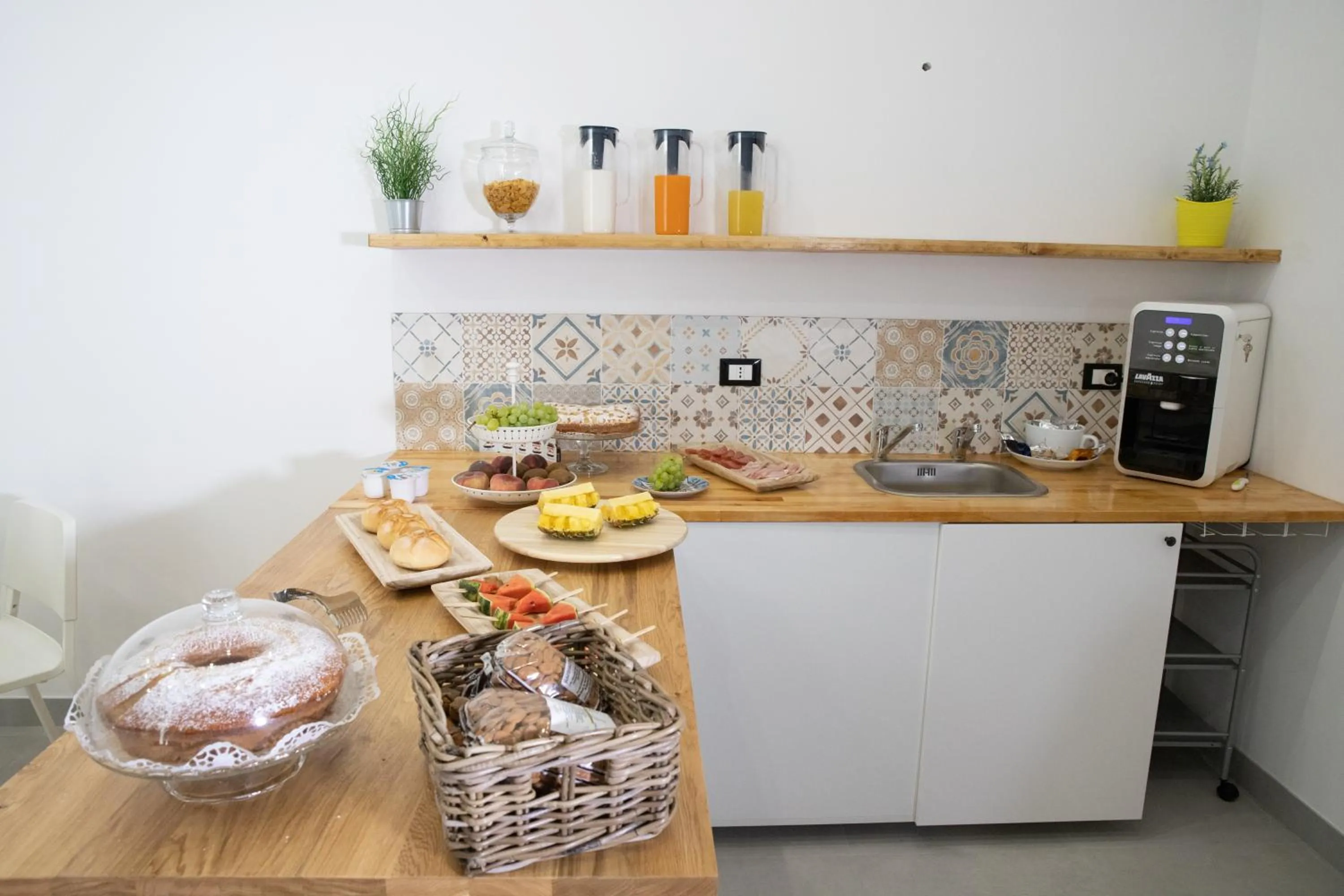 Coffee/tea facilities in b&b Zio Luciano