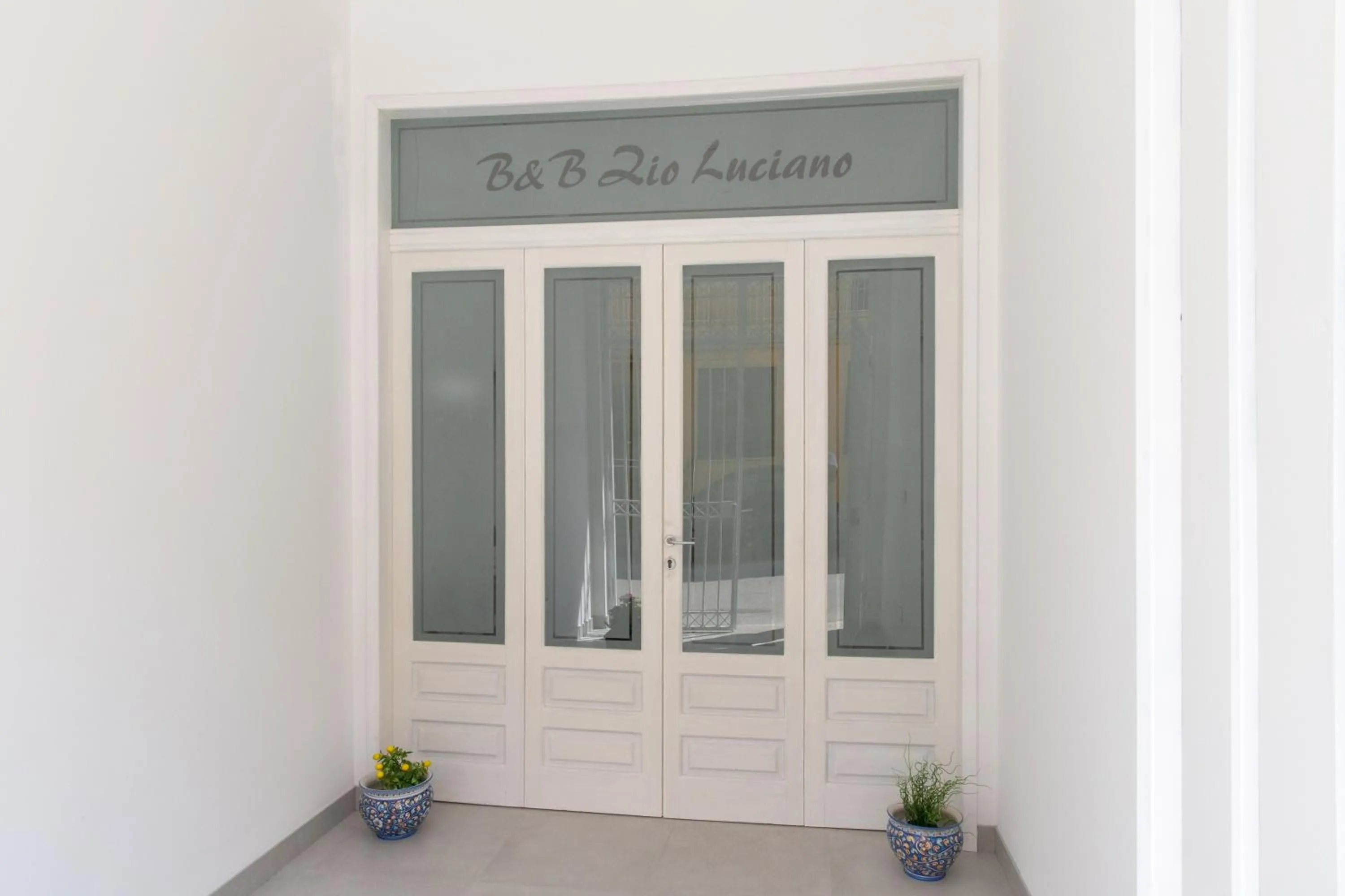 Facade/entrance in b&b Zio Luciano