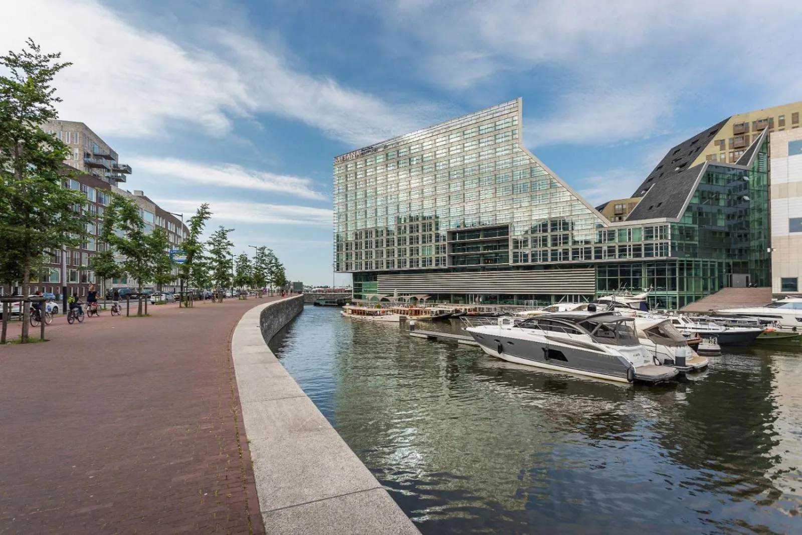Facade/entrance in Room Mate Aitana, Amsterdam