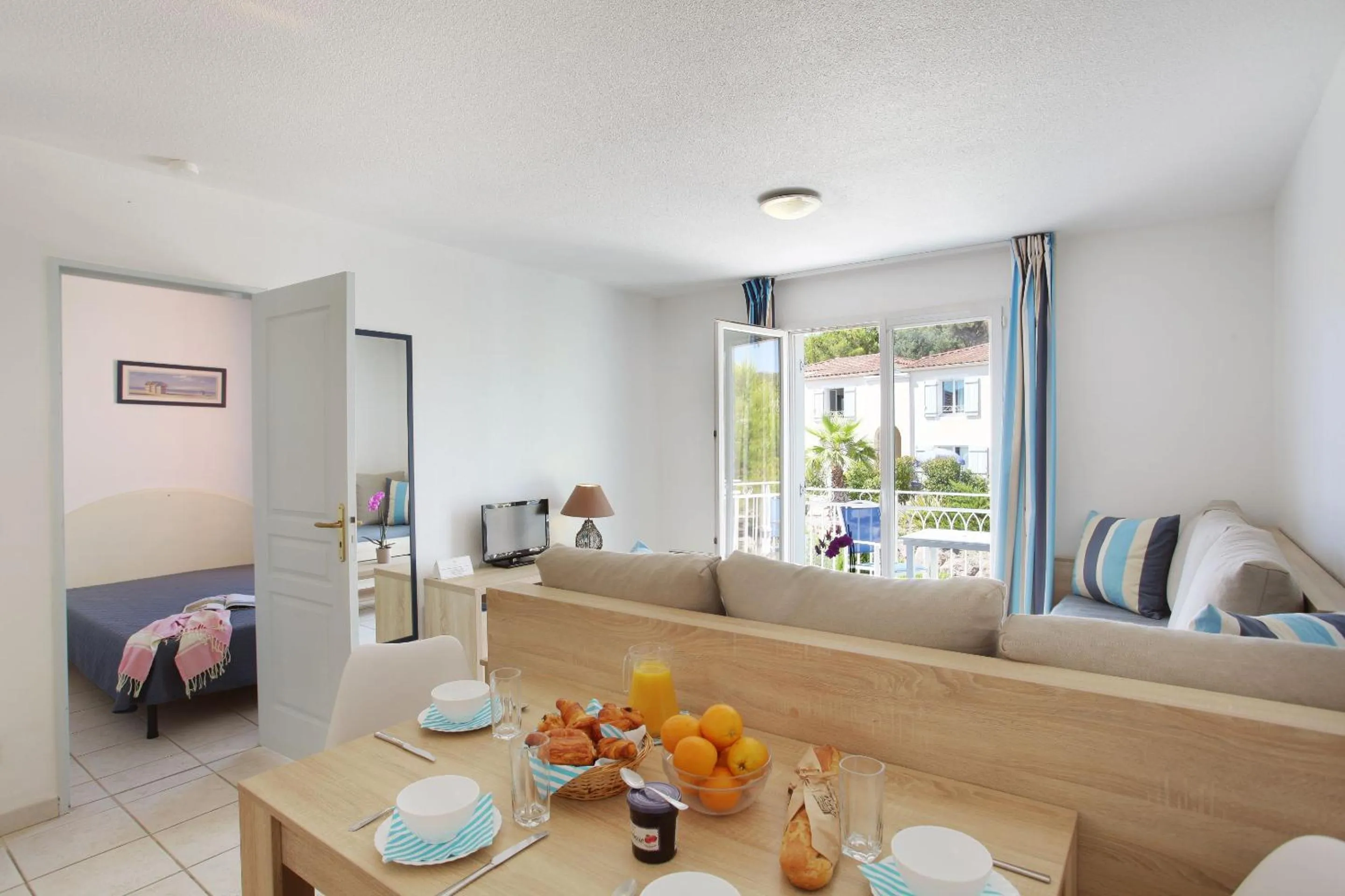 Seating area, Bed in Résidence Odalys Domaine des Eucalyptus