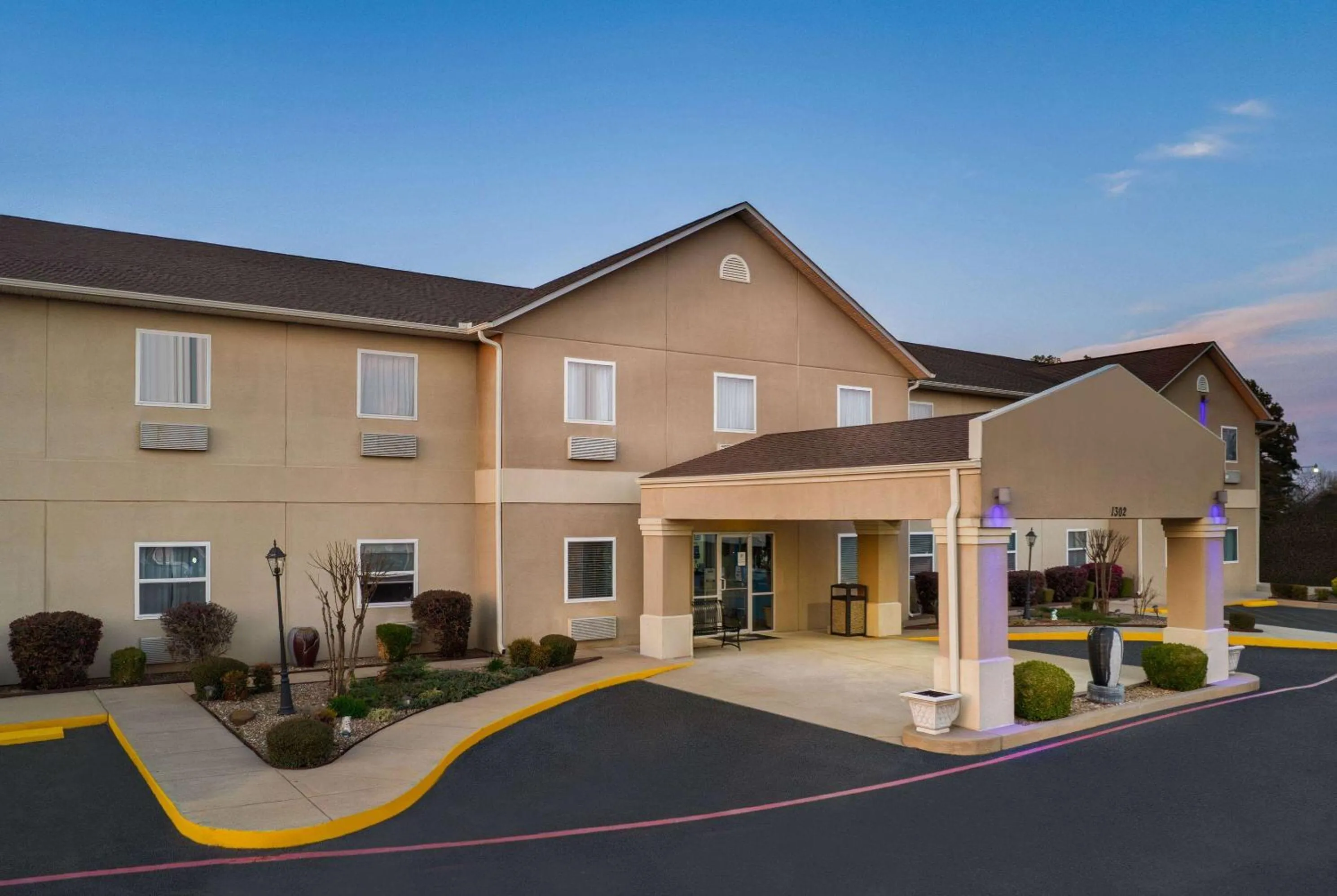 Property building in Days Inn & Suites by Wyndham Cabot
