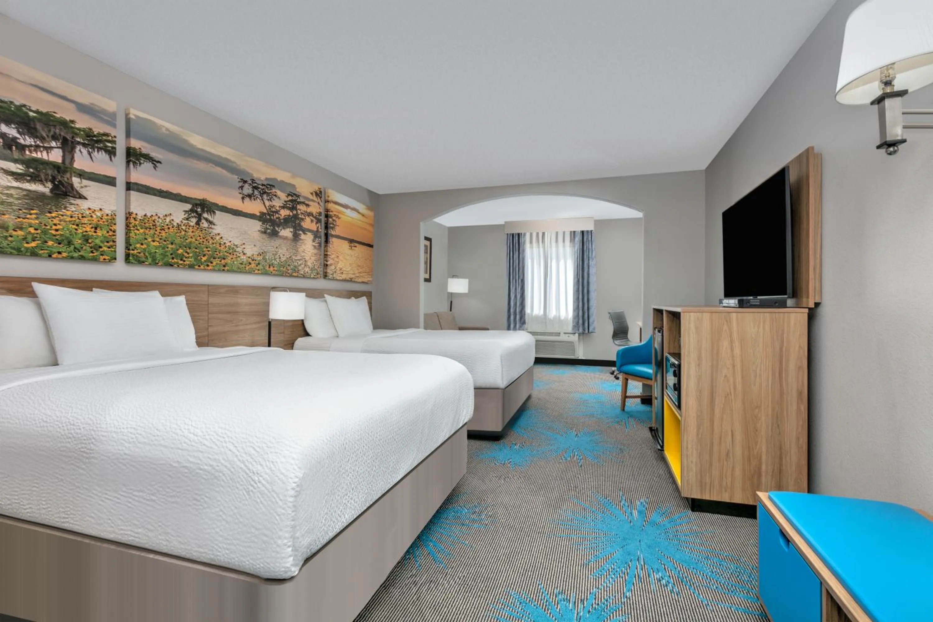 TV and multimedia, Bed in Days Inn & Suites by Wyndham Cabot