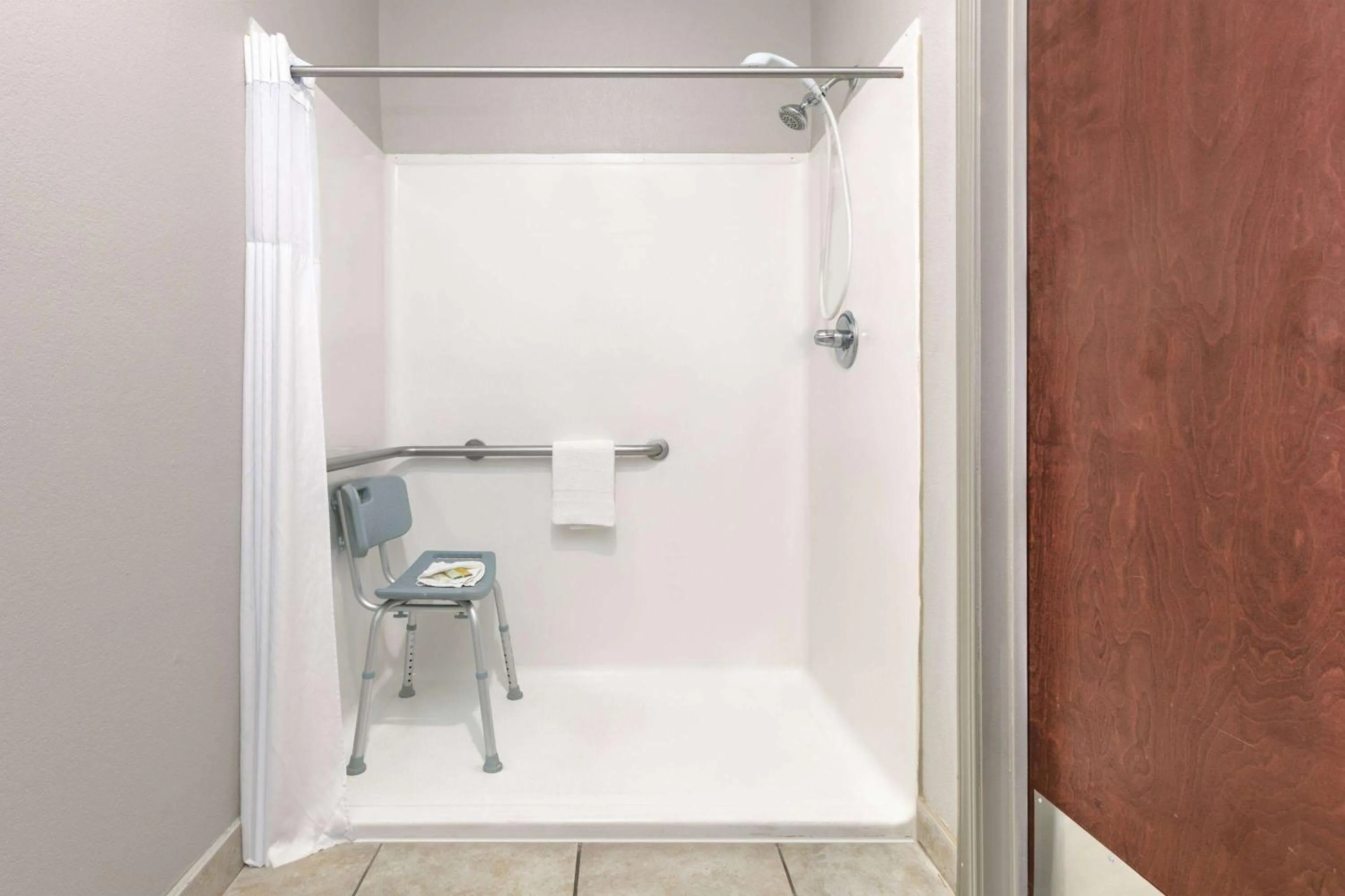 Shower in Days Inn & Suites by Wyndham Cabot