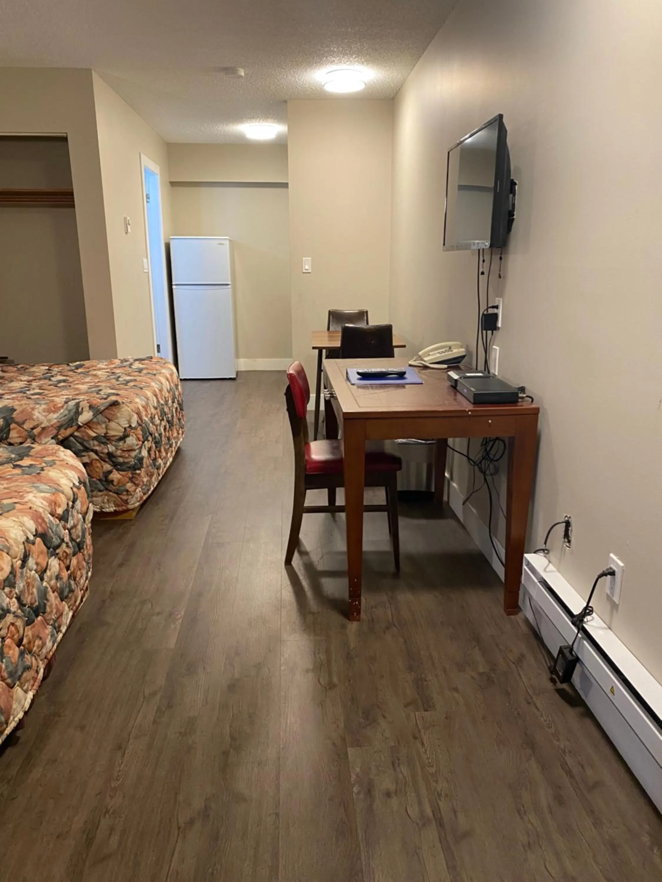 kitchen, Bed in Imperial Motel