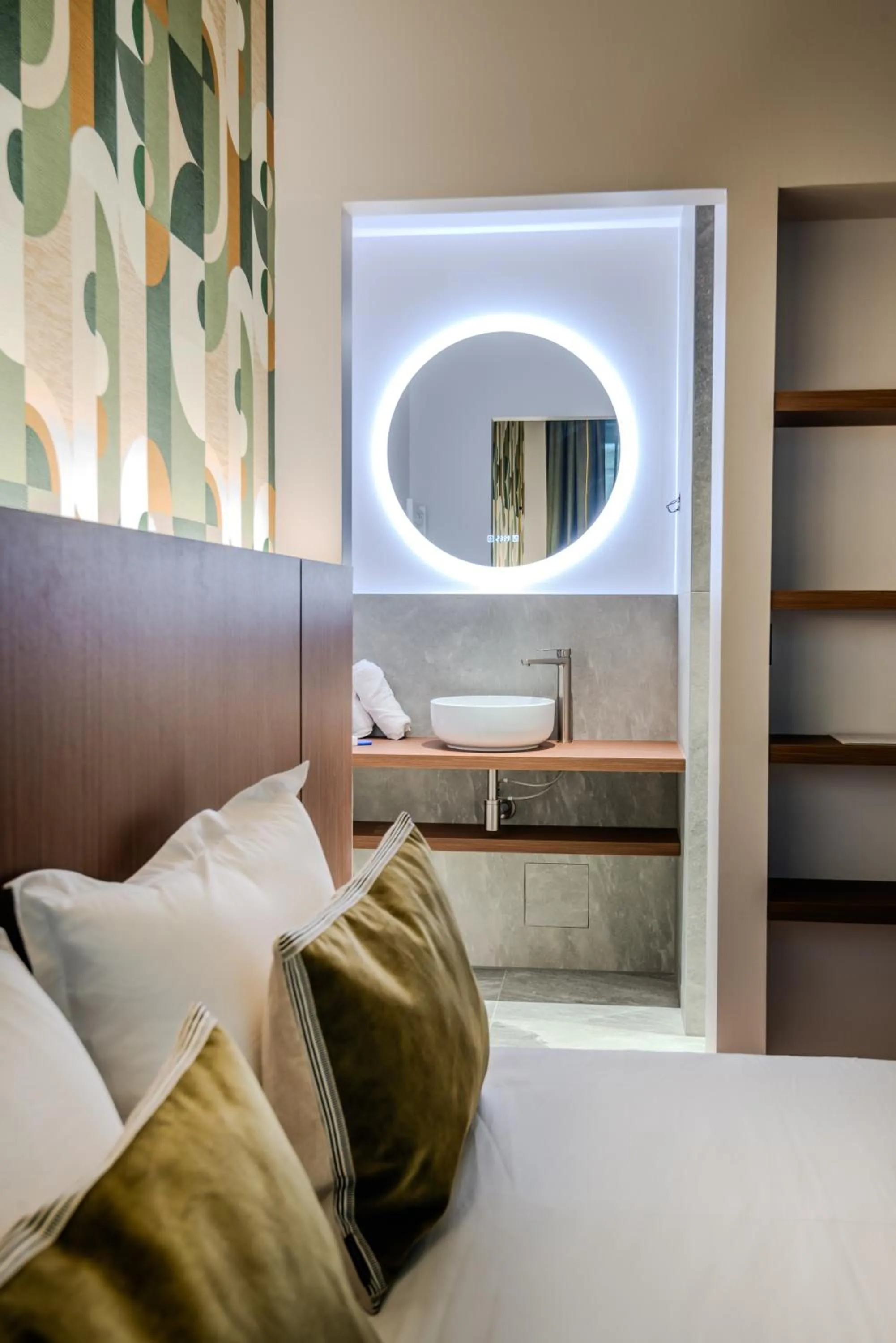 Bed in Hôtel Anne de Bretagne