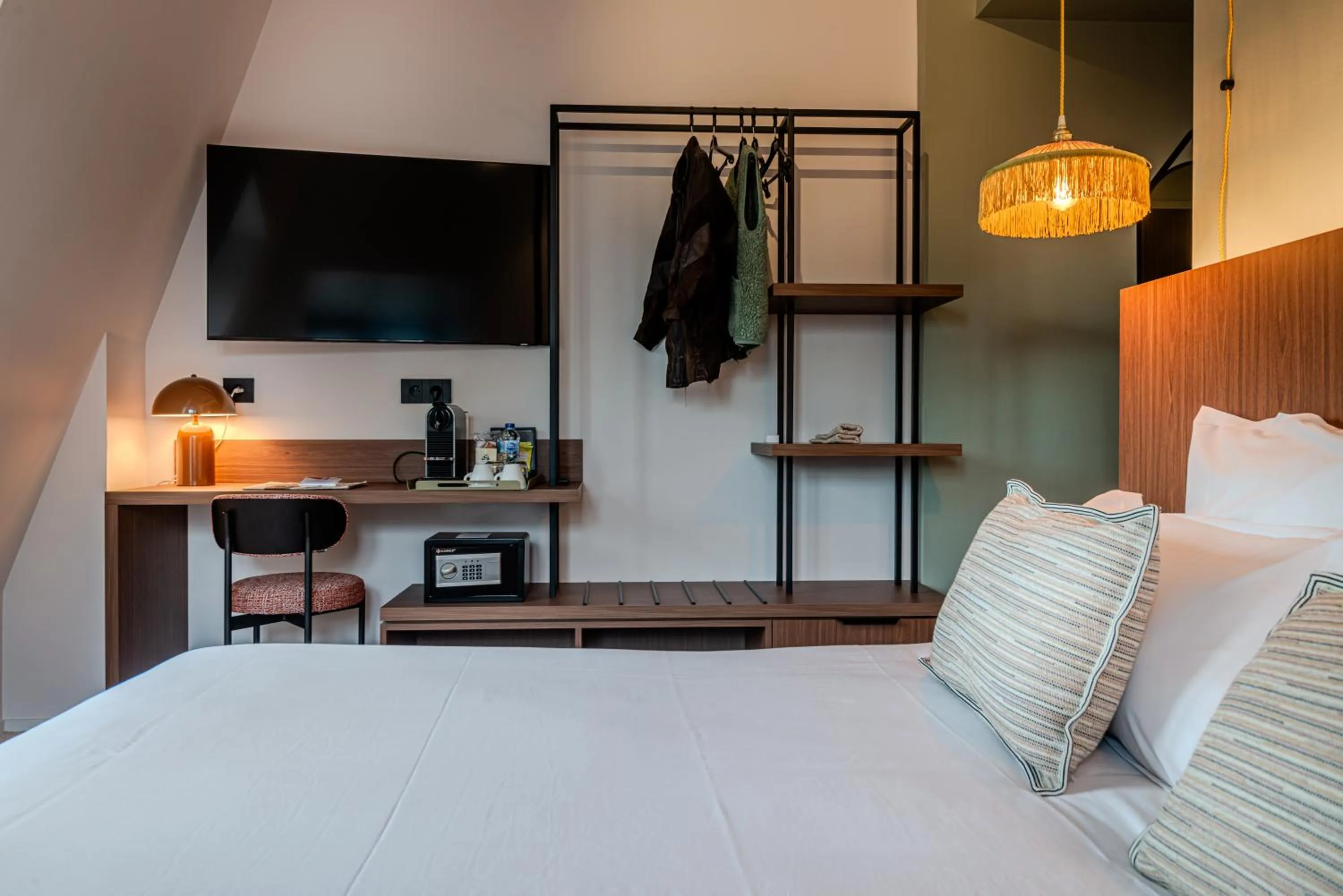 Bed in Hôtel Anne de Bretagne