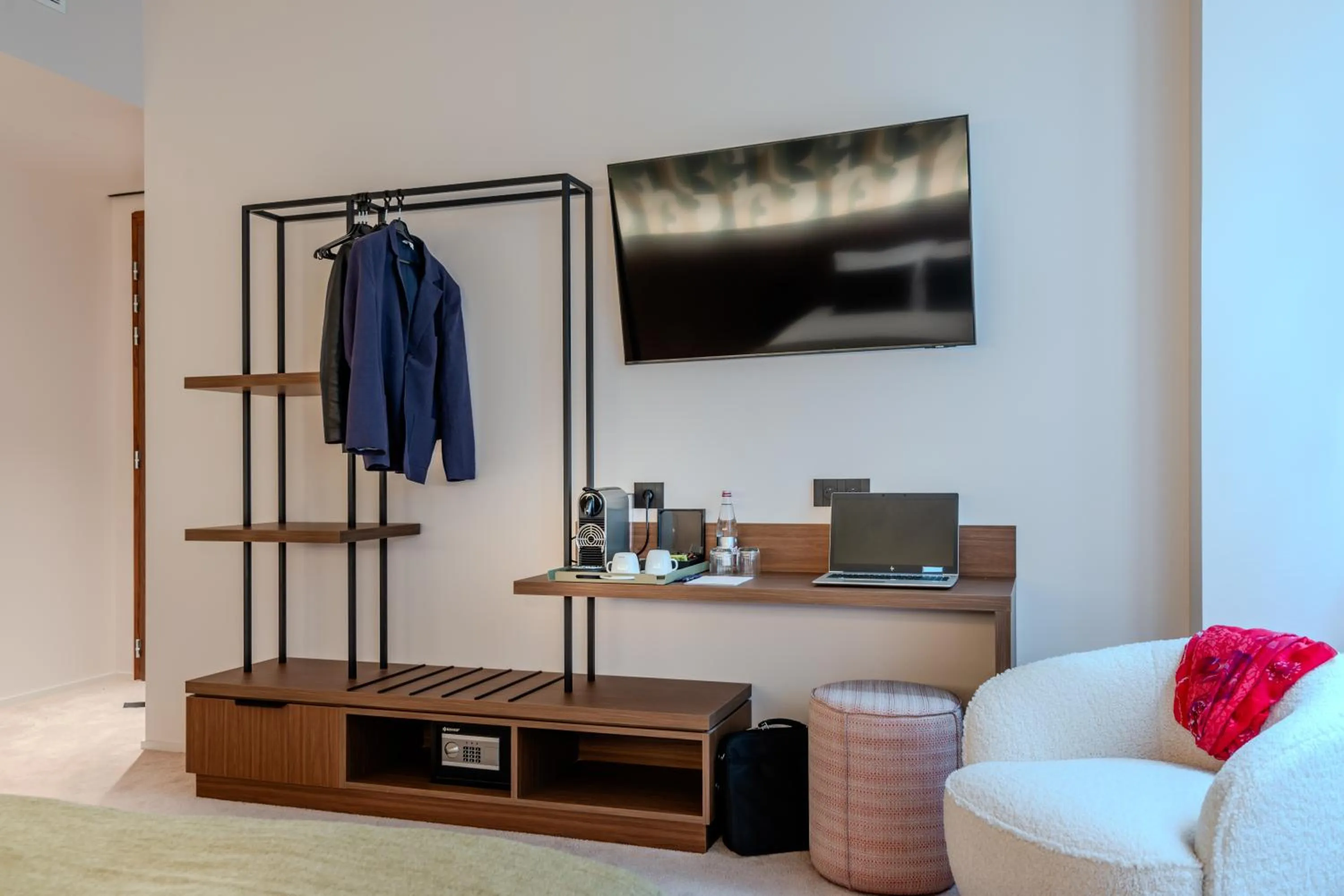 TV and multimedia in Hôtel Anne de Bretagne